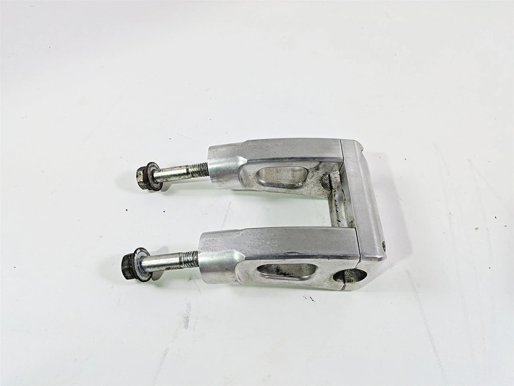 2002 Indian Spirit Deluxe Handlebar Riser Holder 39-047 39-048 - Image 3