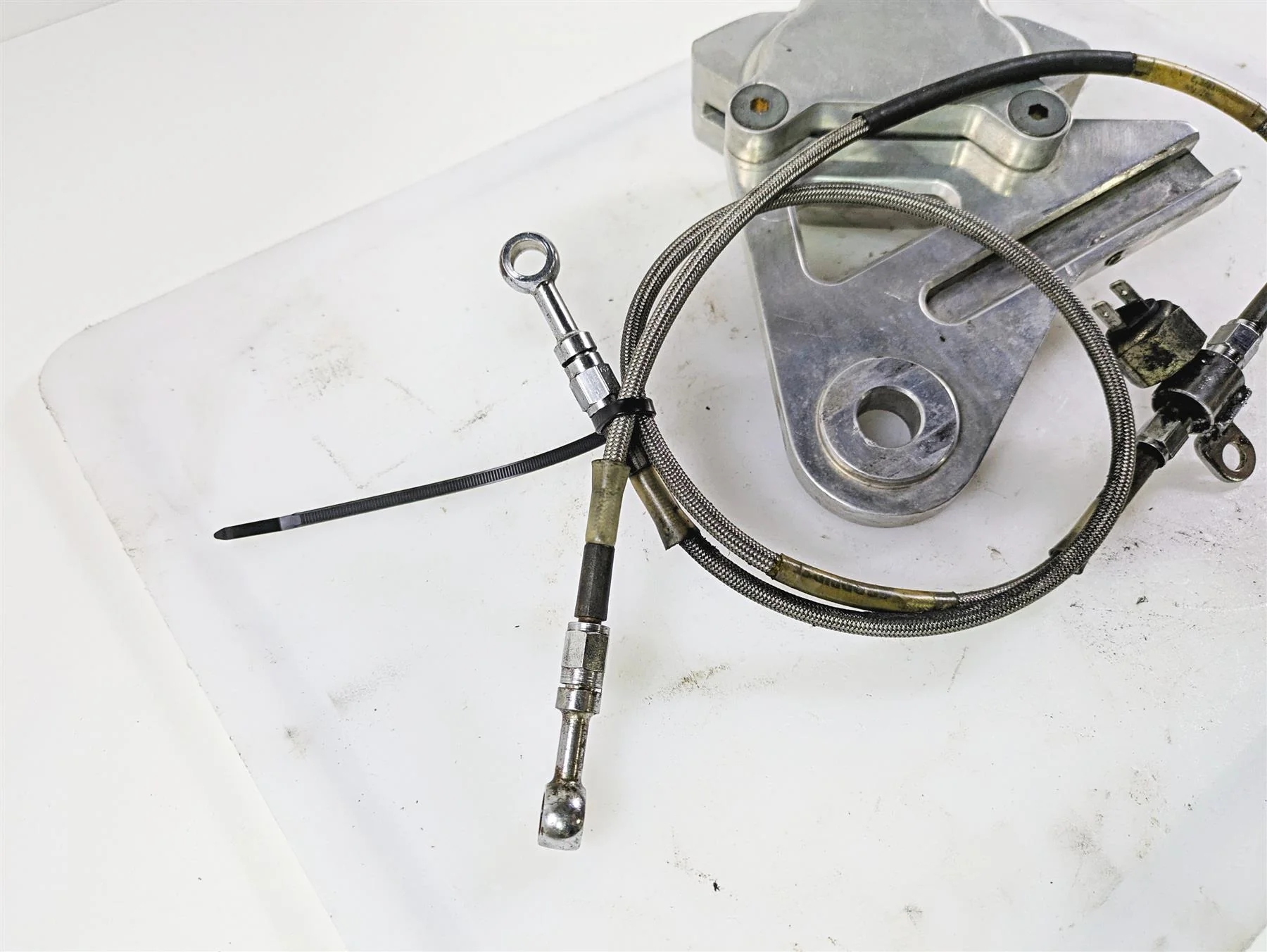 2002 Indian Spirit Deluxe Rear Brake Caliper & Bracket 50-051 53-176 - Image 10