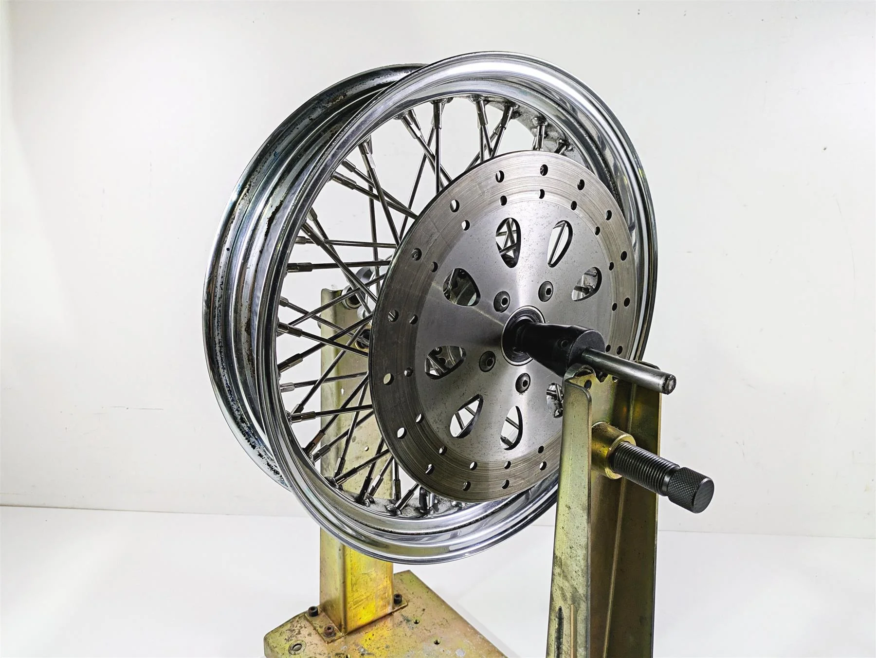 2002 Indian Spirit Deluxe Spoke Rear Wheel Rim Rotor 16x3.5 1.5mm Runout 21-970