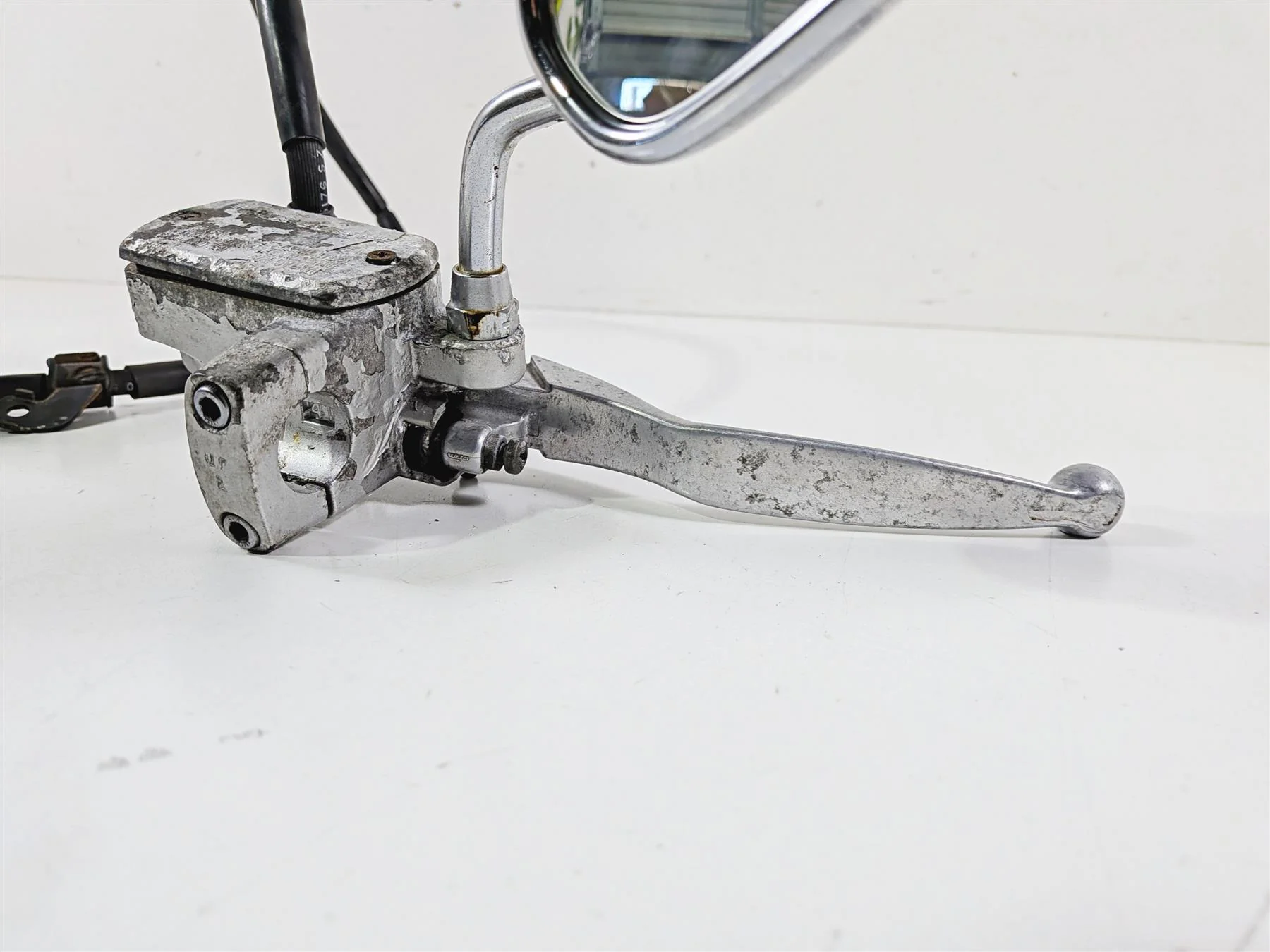 2002 Yamaha XVS650 V-Star Classic Front Brake Caliper & Master 4WM-2580U-00-00 - Image 4