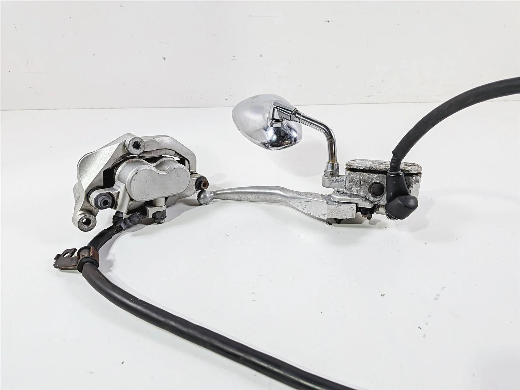 2002 Yamaha XVS650 V-Star Classic Front Brake Caliper & Master 4WM-2580U-00-00 - Image 7