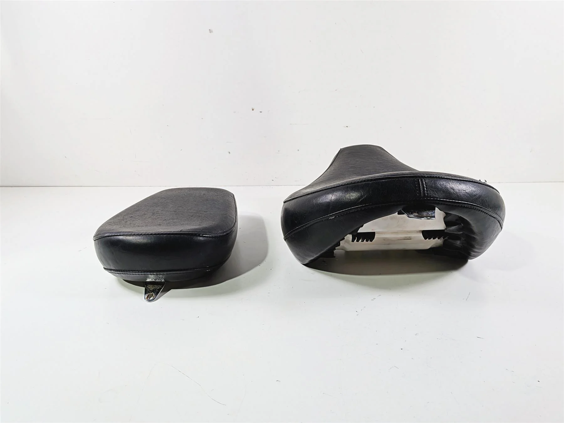2002 Yamaha XVS650 V-Star Classic Front Rear Seat Saddle Set 5BN-24710 5SC-24750 - Image 4