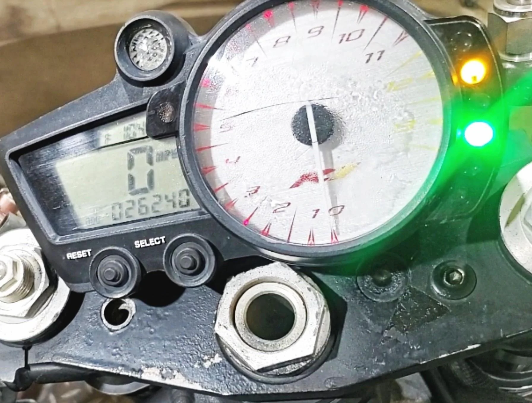 2002 Yamaha YZFR1 R1 Speedometer Gauges Instrument - 26k - Read 5PW-83500-11 - Image 2