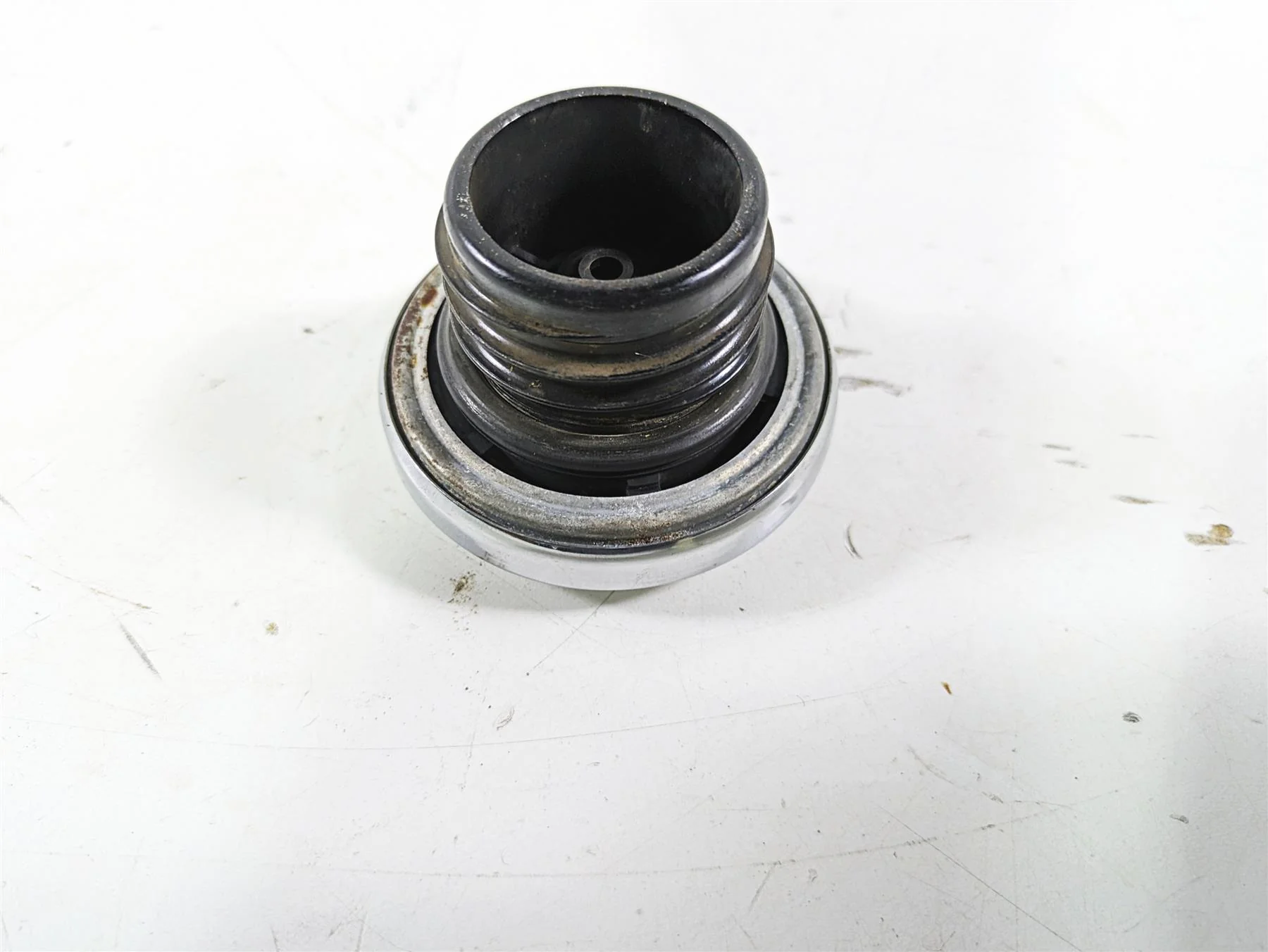 2003 Harley Dyna FXDL Low Rider 100TH Anniversary Oem Fuel Gas Petrol Tank Lid Cap - Image 6