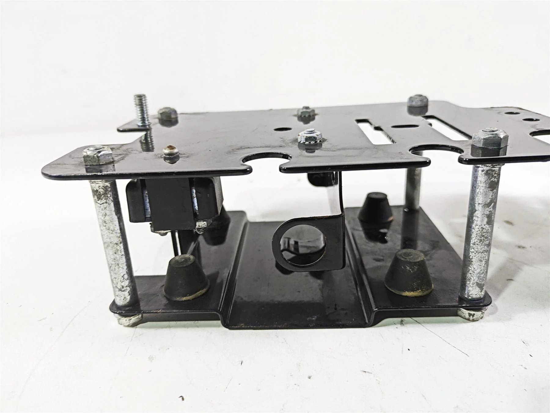 2003 Harley Dyna FXDL Low Rider 100TH Electrical Box Carrier & Cover 66333-99 - Image 10
