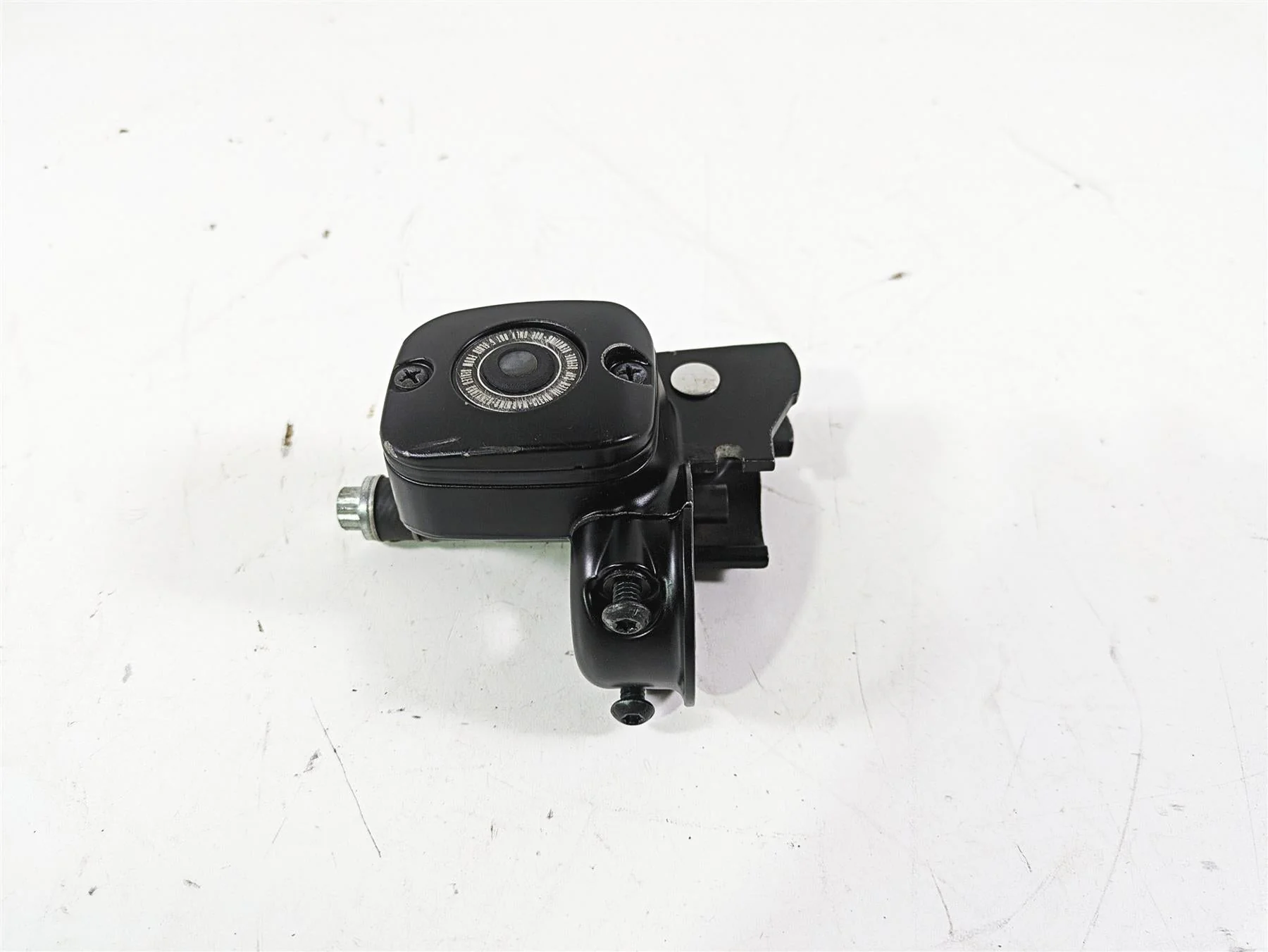 2003 Harley Dyna FXDL Low Rider 100TH Front Brake Master Cylinder 45019-96E - Image 2