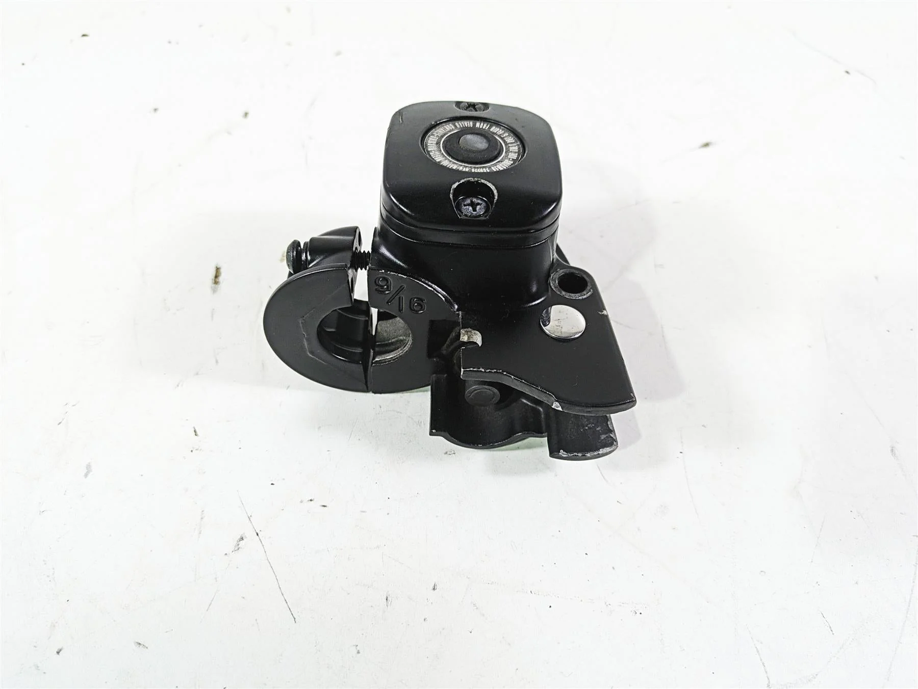 2003 Harley Dyna FXDL Low Rider 100TH Front Brake Master Cylinder 45019-96E - Image 3