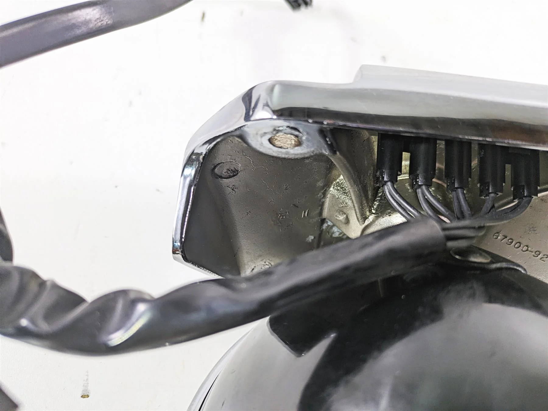 2003 Harley Dyna FXDL Low Rider 100TH Headlight Head  Light & Visor 67672-96B - Image 11