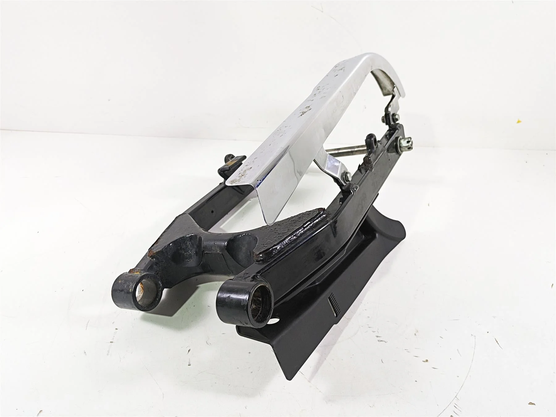 2003 Harley Dyna FXDL Low Rider 100TH Rear Swingarm & Belt Guards 47820-00A - Image 12
