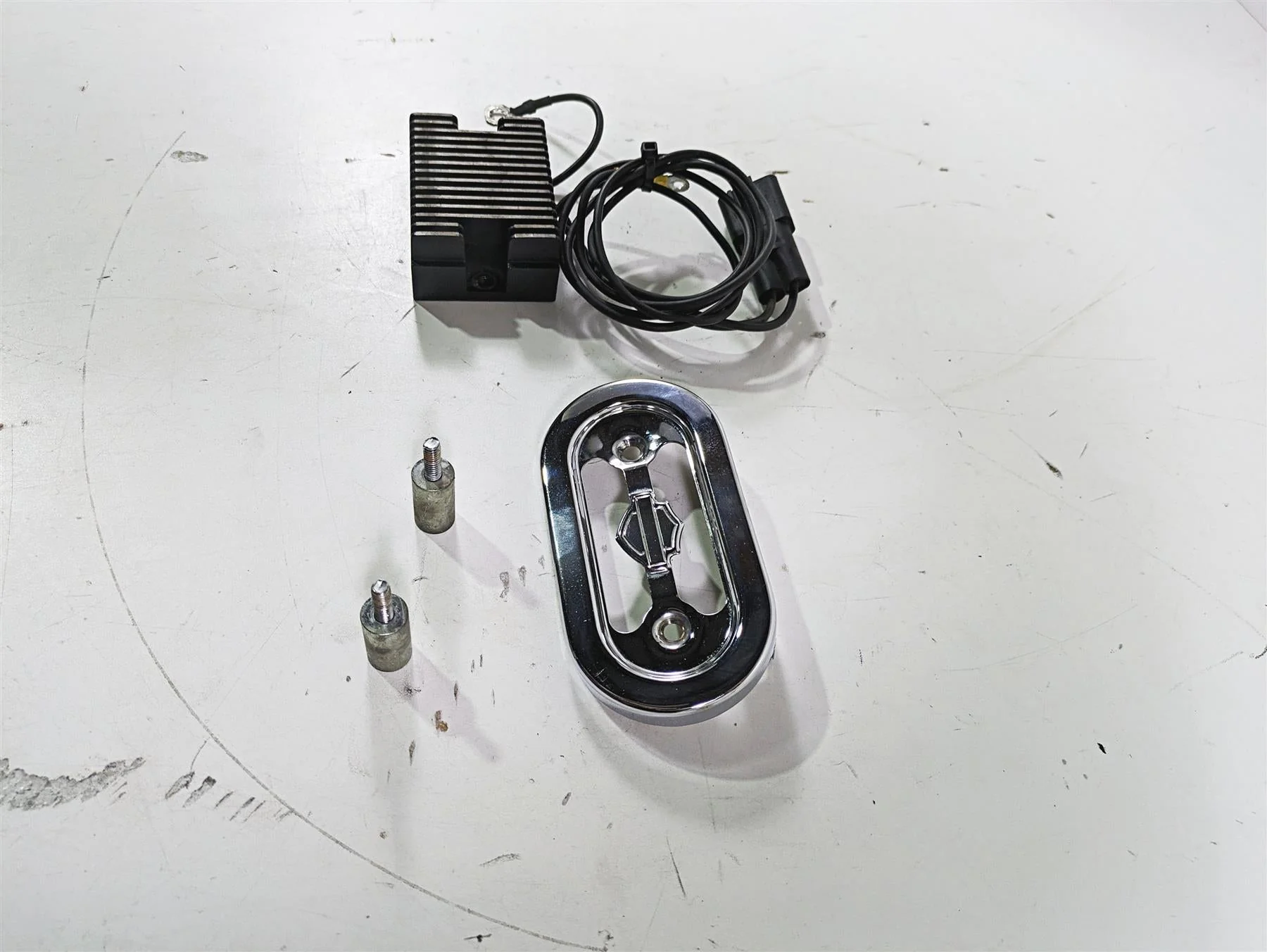 2003 Harley Dyna FXDL Low Rider 100TH Rectifier Voltage Regulator 74518-99A - Image 3