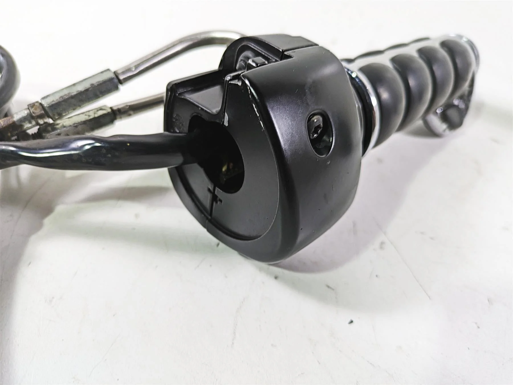 2003 Harley Dyna FXDL Low Rider 100TH Right Hand Control Switch 71589-96B - Image 11