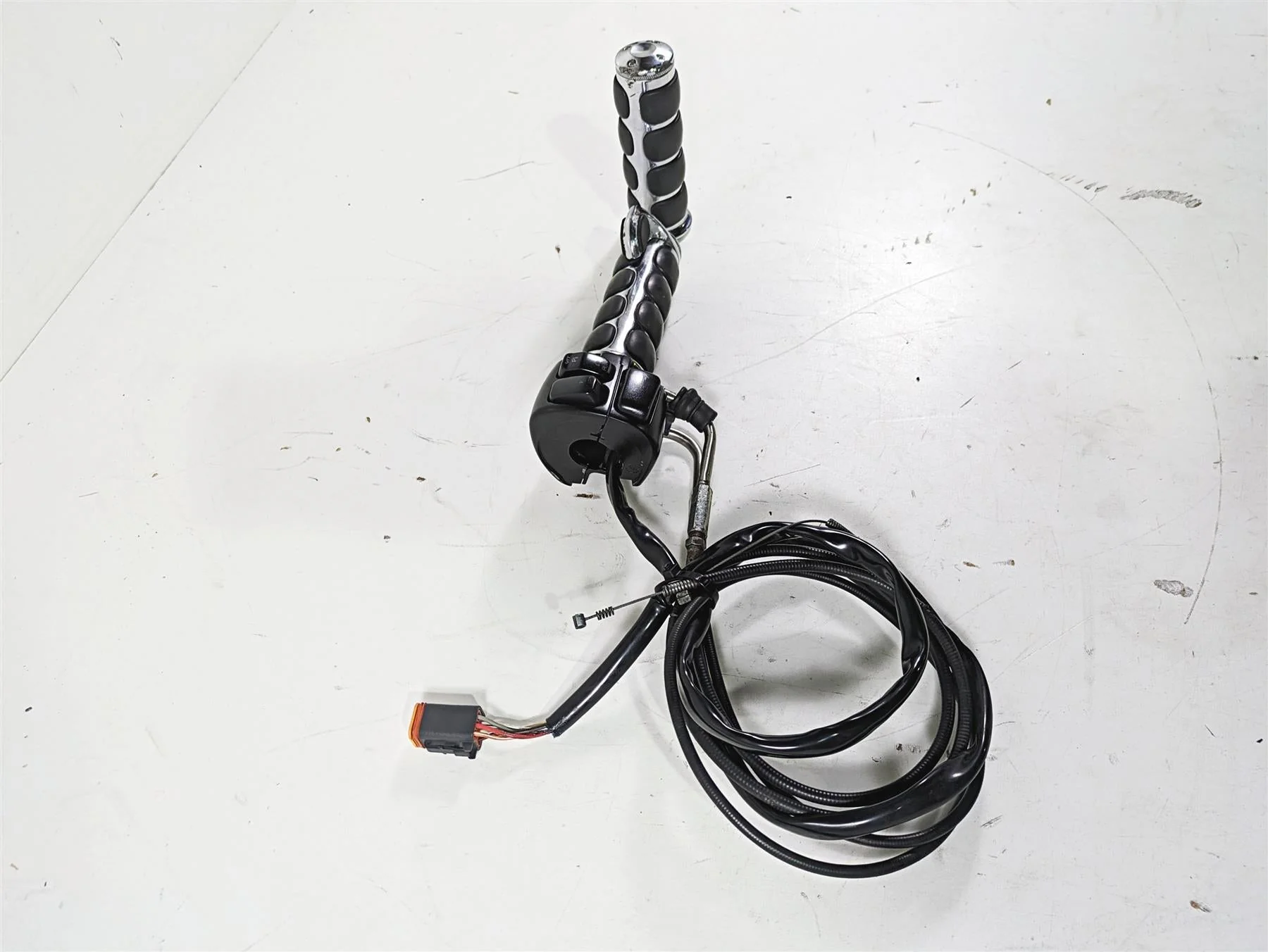 2003 Harley Dyna FXDL Low Rider 100TH Right Hand Control Switch 71589-96B - Image 2