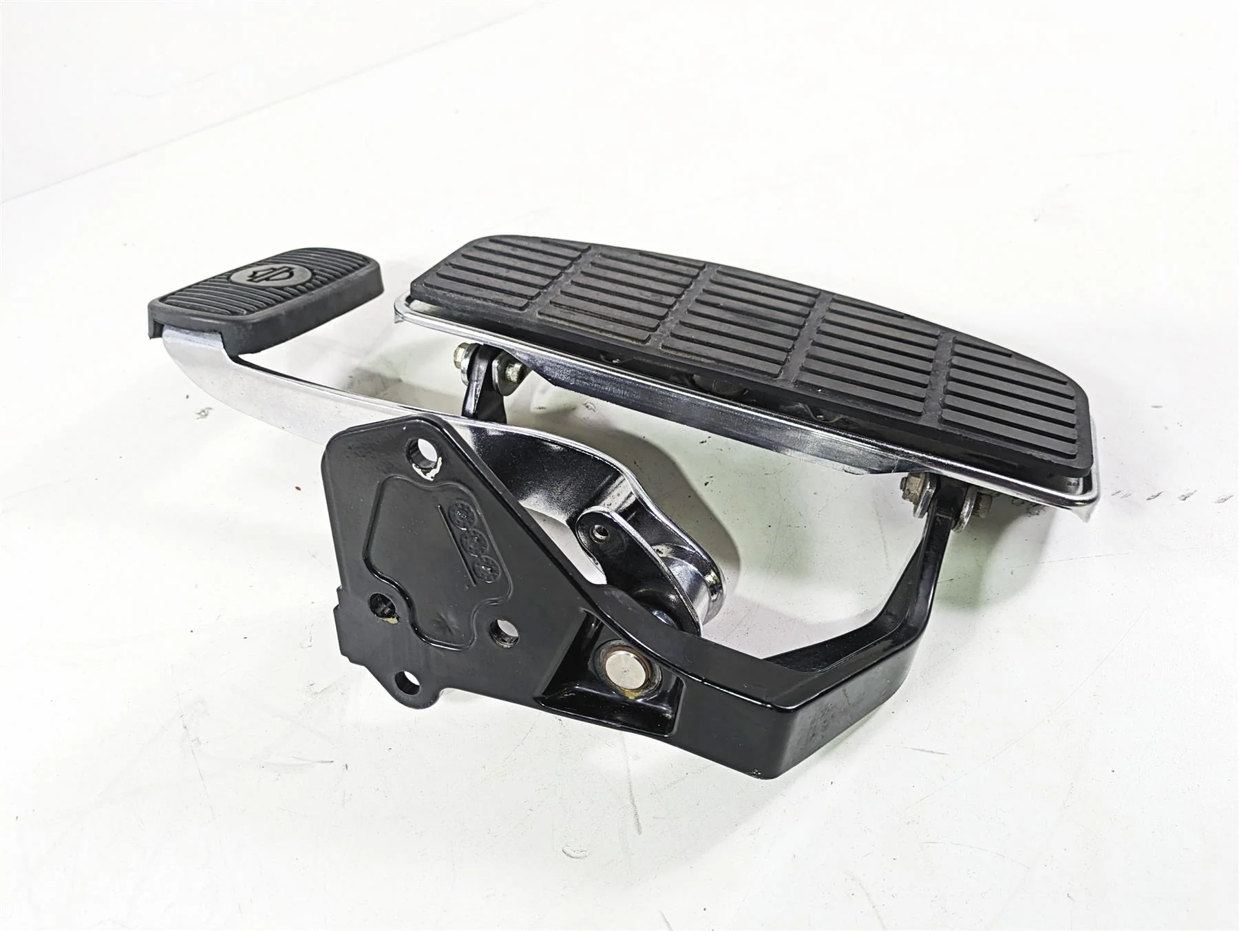 2003 Harley FLSTC Softail Heritage 100th Front Right Floorboard Set 50600026 - Image 12