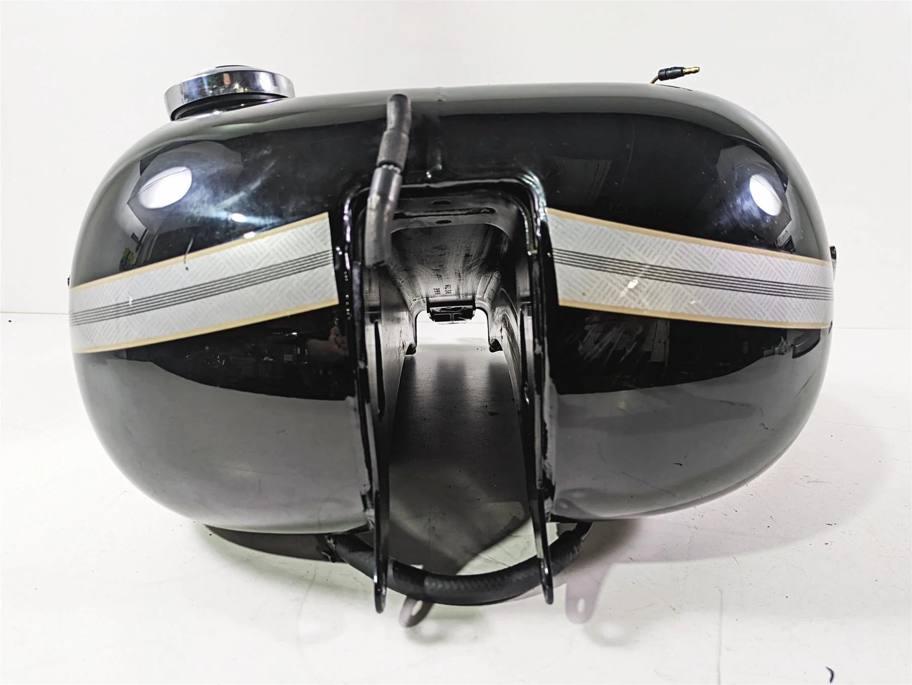 2003 Harley FLSTC Softail Heritage 100th Fuel Gas Petrol Tank 62180-00D - Image 2