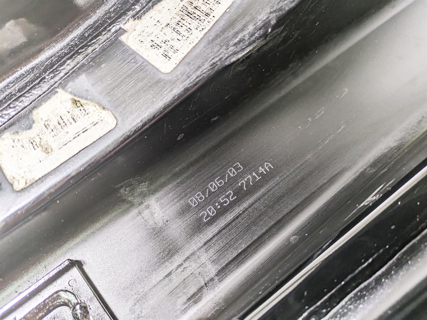 2003 Harley FLSTC Softail Heritage 100th Fuel Gas Petrol Tank 62180-00D - Image 6