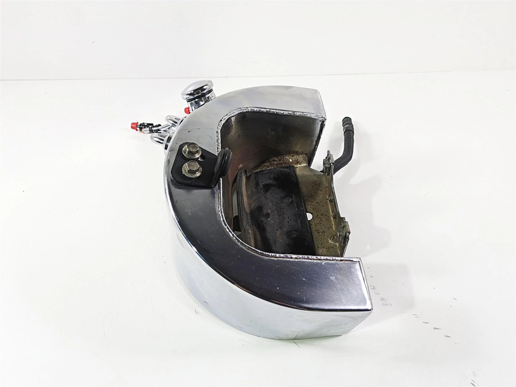 2003 Harley FLSTC Softail Heritage 100th Oil Tank Reservoir & Lines 62498-01A - Image 2