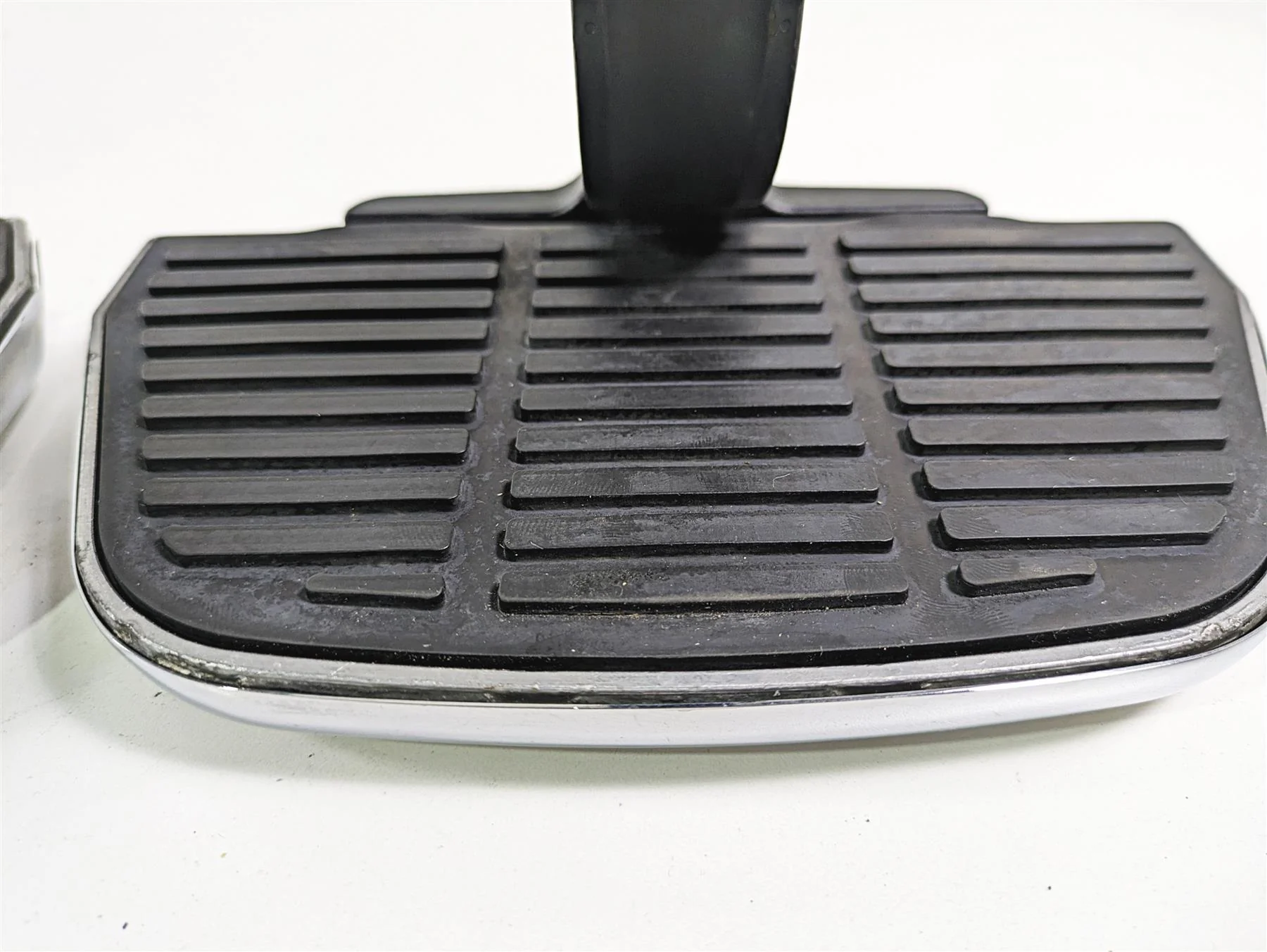 2003 Harley FLSTC Softail Heritage 100th Rear Floorboard Set & Adapter 50942-00 - Image 12