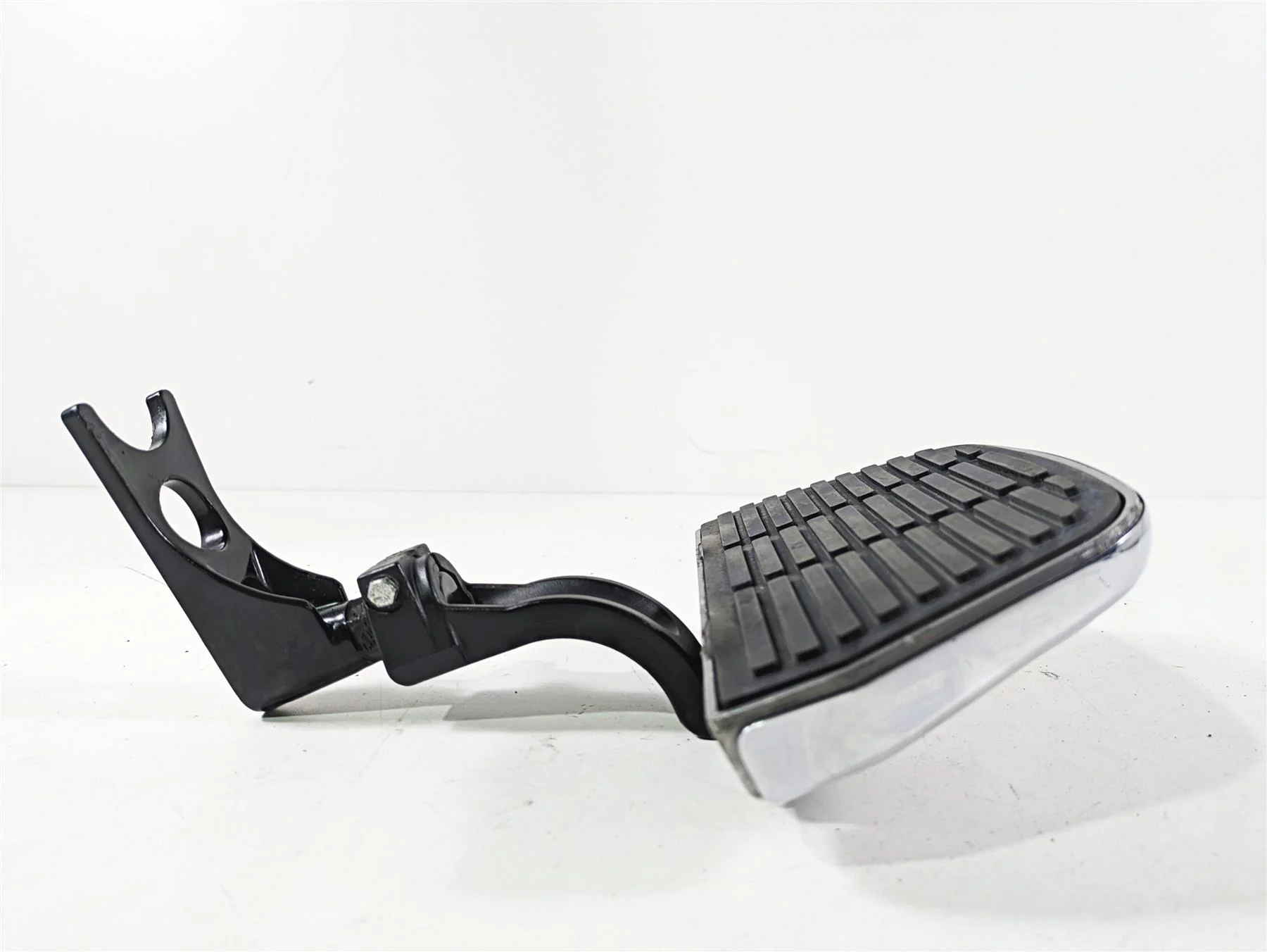 2003 Harley FLSTC Softail Heritage 100th Rear Floorboard Set & Adapter 50942-00 - Image 2