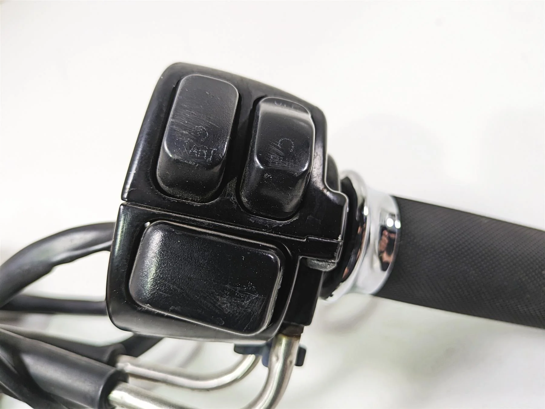 2003 Harley FLSTC Softail Heritage 100th Right Hand Control Switch 71684-06A - Image 8