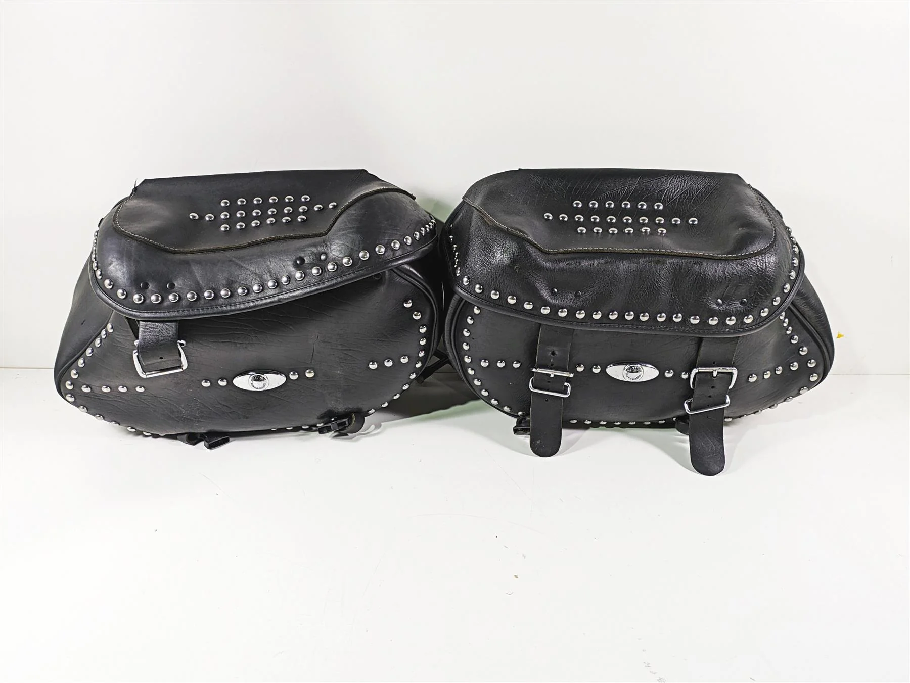 2003 Harley FLSTC Softail Heritage 100th Saddlebag & Mount Set 90476-00 90477-00