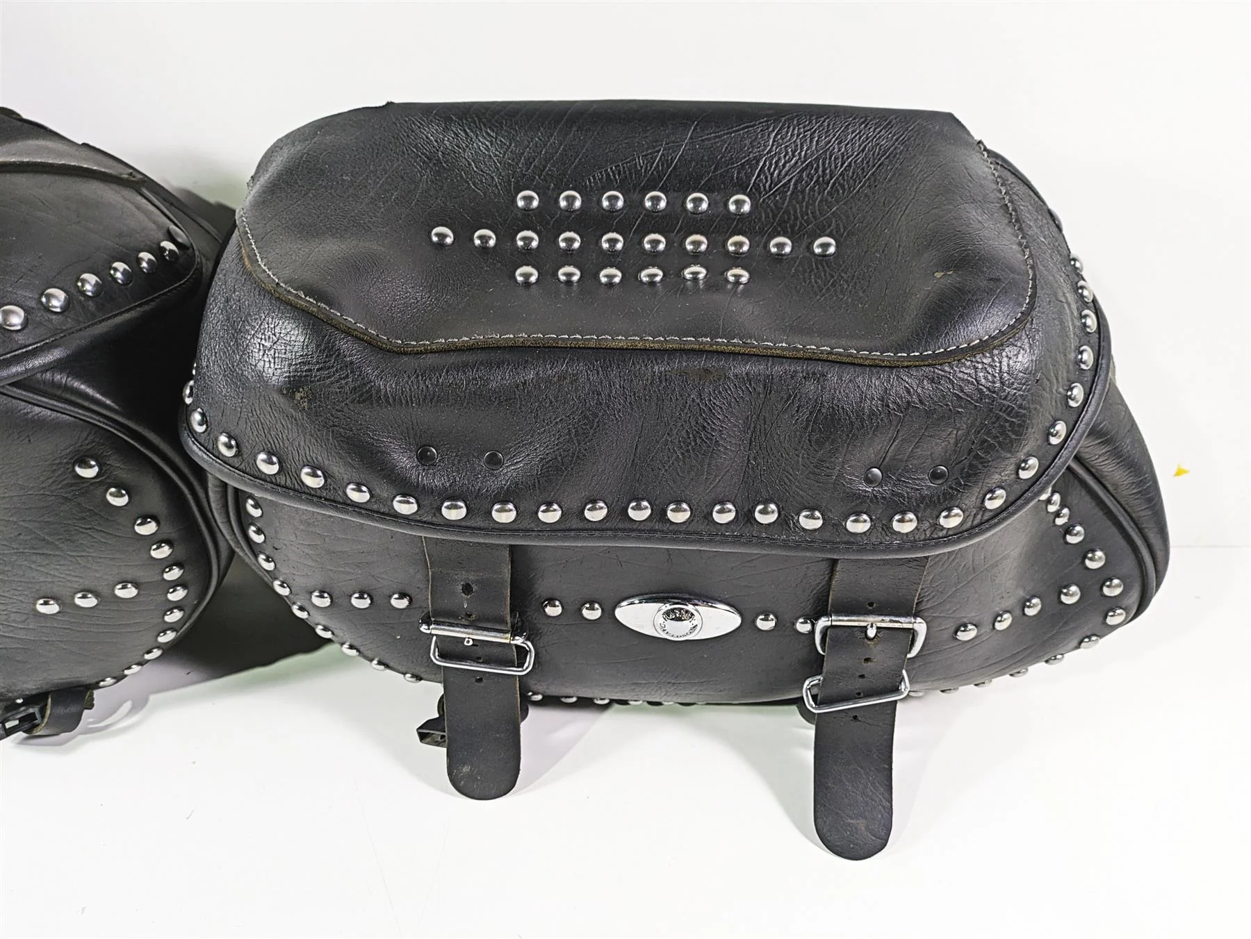 2003 Harley FLSTC Softail Heritage 100th Saddlebag & Mount Set 90476-00 90477-00 - Image 3