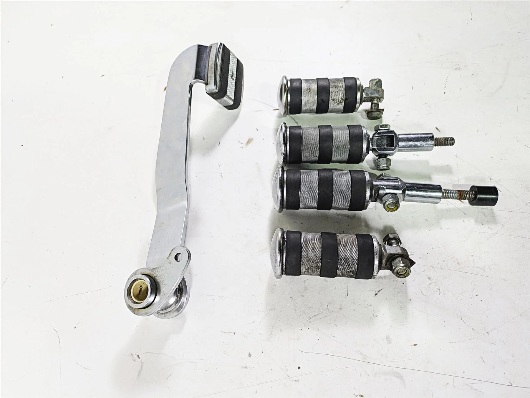 2003 Harley Softail FXSTDI Deuce 100th Brake Pedal & Footpeg Foot Peg Rest Set - Image 2