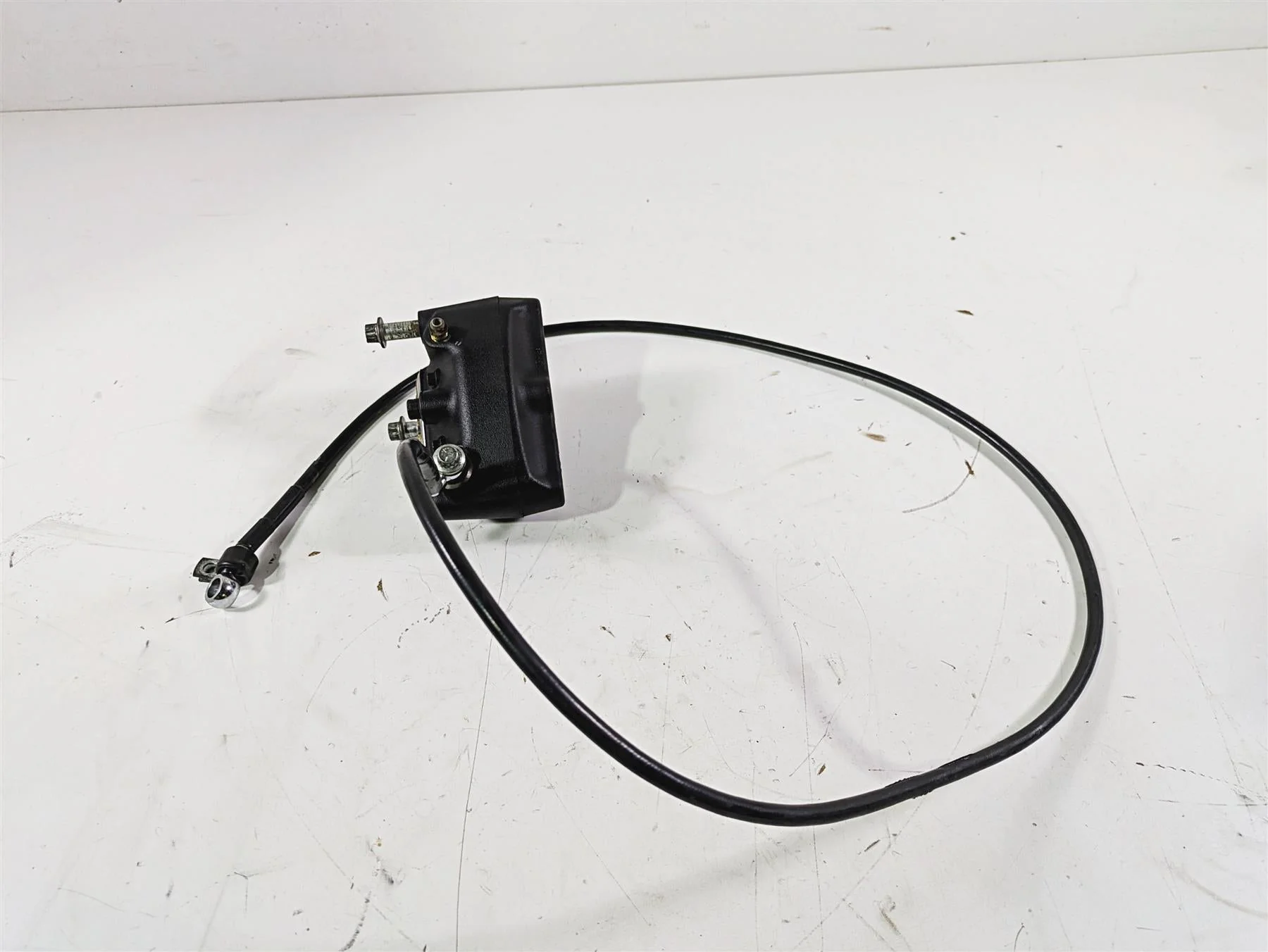 2003 Harley Softail FXSTDI Deuce 100th Front Brake Caliper 44046-00D - Image 2