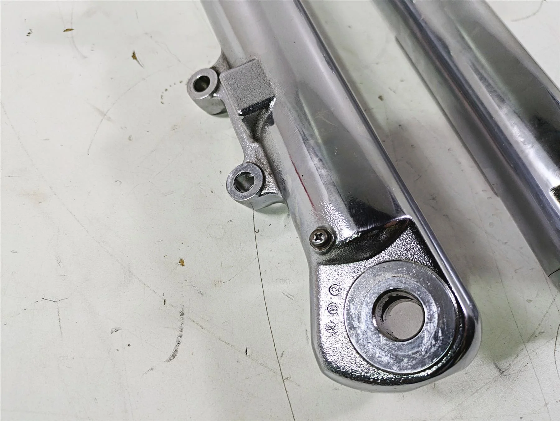 2003 Harley Softail FXSTDI Deuce 100th Front Fork Lower Chrome Leg Set 46068-00 - Image 10