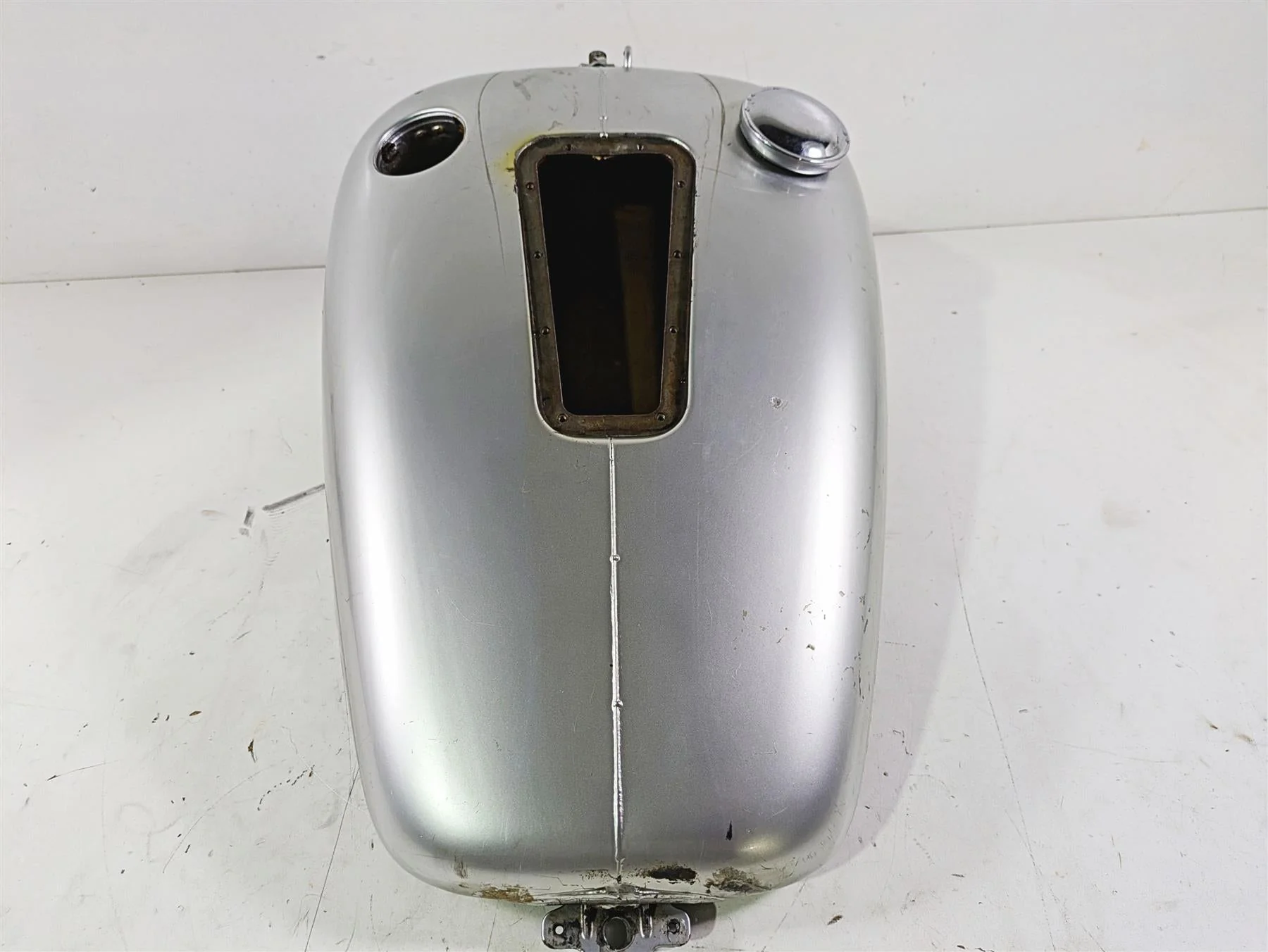 2003 Harley Softail FXSTDI Deuce 100th Fuel Gas Petrol Tank - Read 62082-00D - Image 5