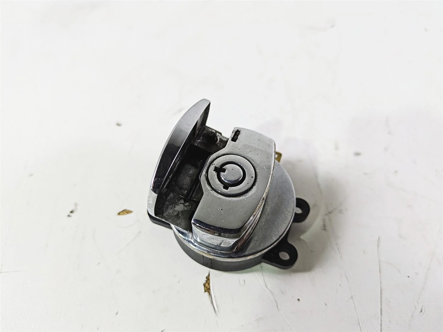 2003 Harley Softail FXSTDI Deuce 100th Ignition Switch Key Lock Set 71450-04 - Image 8