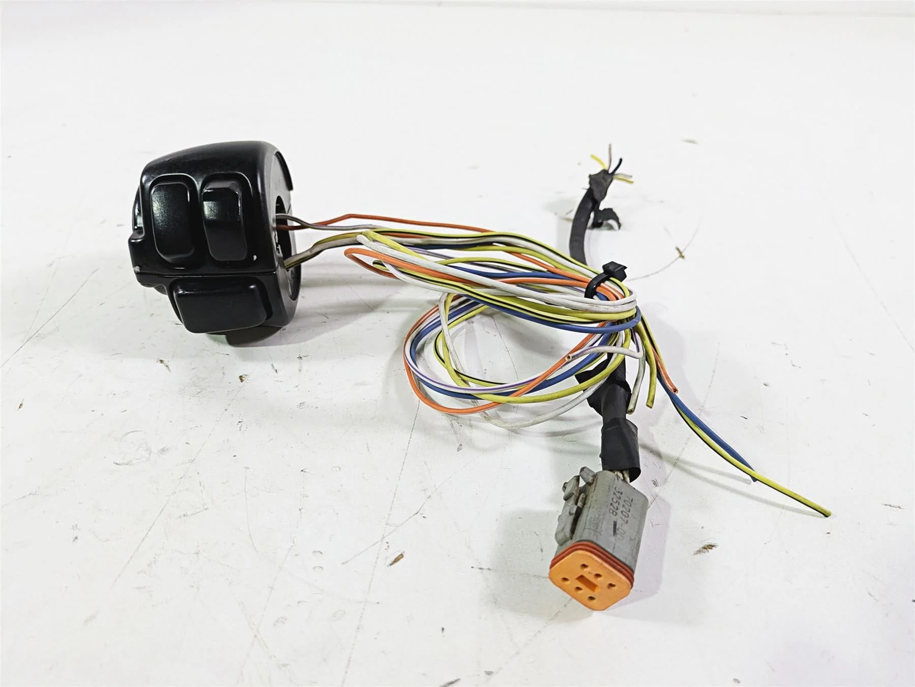 2003 Harley Softail FXSTDI Deuce 100th Left Hand Control Switch - Read 71682-06A - Image 5