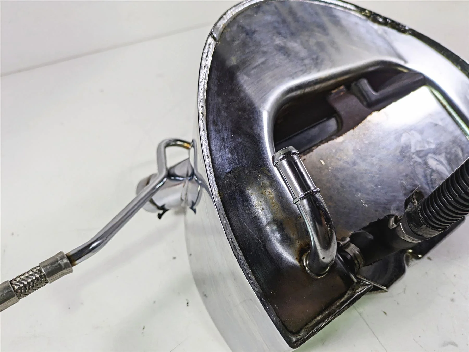 2003 Harley Softail FXSTDI Deuce 100th Oil Tank Reservoir + Lines 62498-01A - Image 10