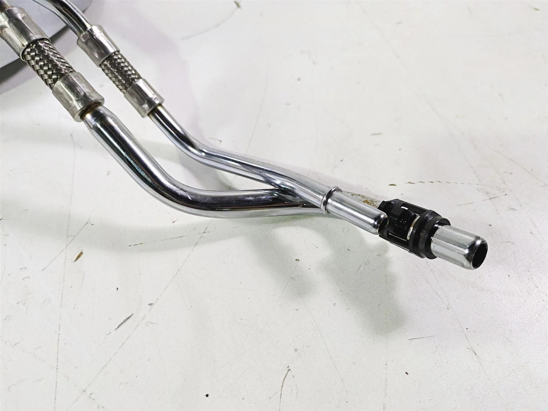 2003 Harley Softail FXSTDI Deuce 100th Oil Tank Reservoir + Lines 62498-01A - Image 7