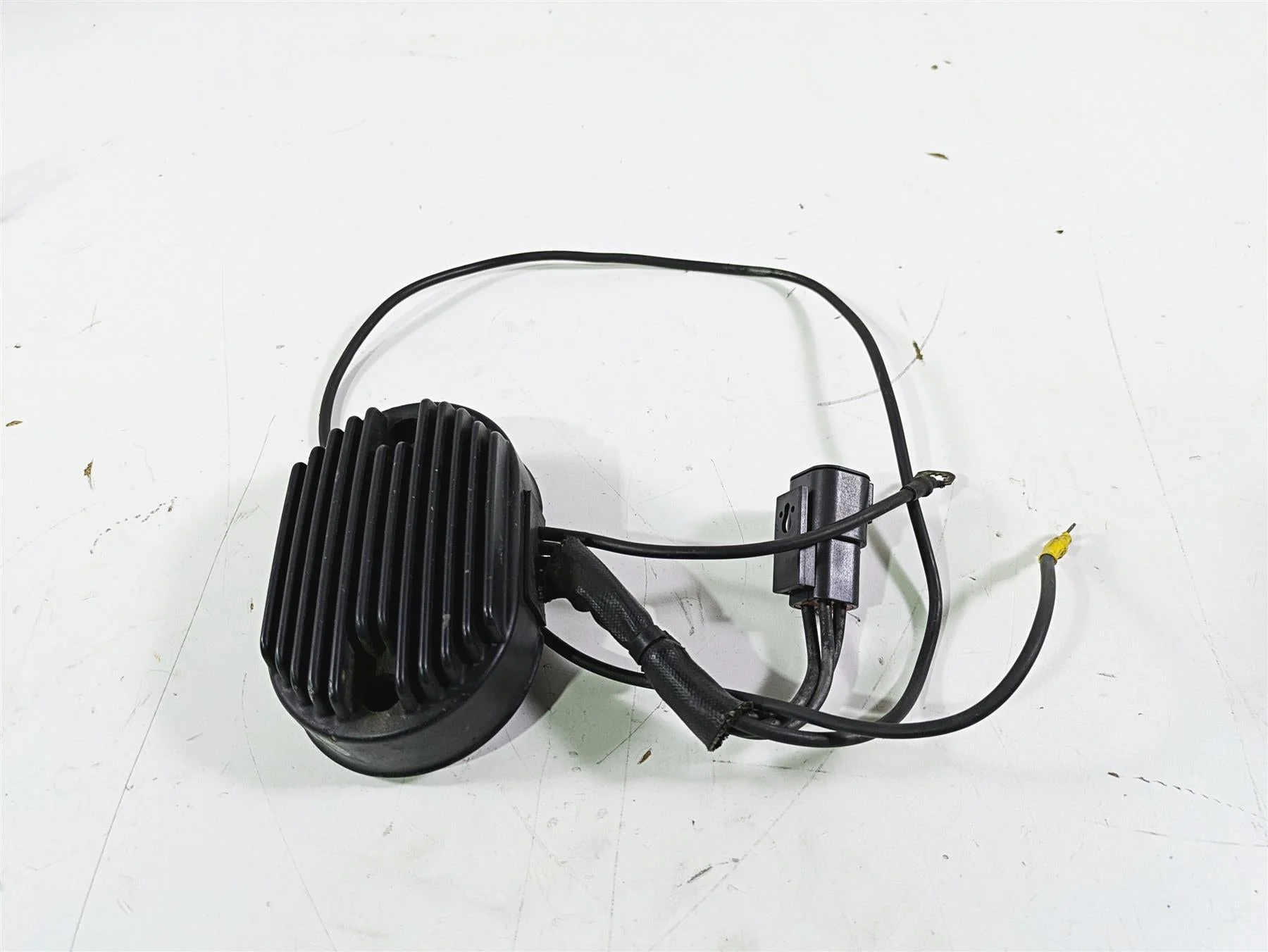 2003 Harley Softail FXSTDI Deuce 100th Rectifier Voltage Regulator 74540-01 - Image 2