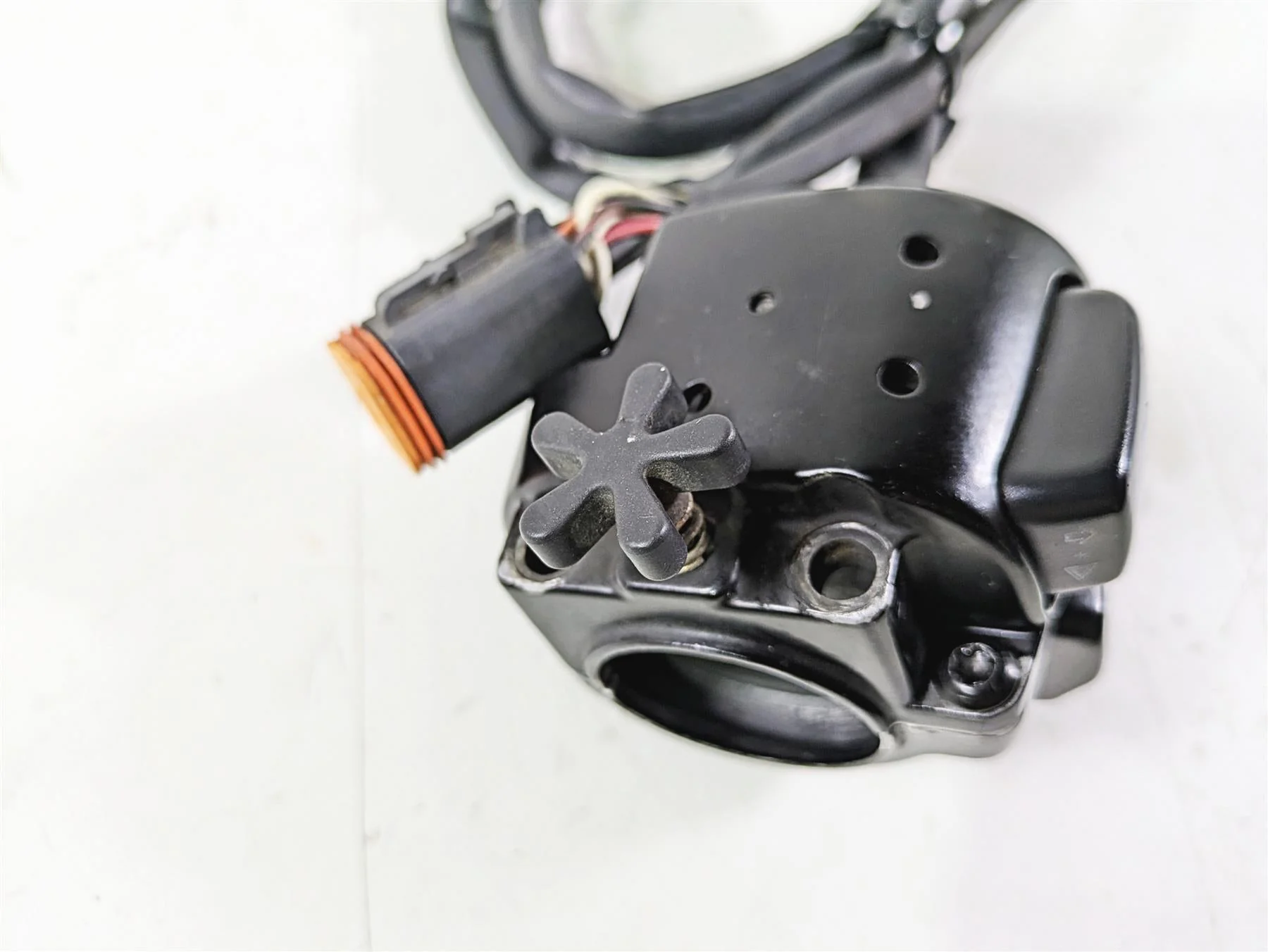 2003 Harley Softail FXSTDI Deuce 100th Right Hand Control Switch -Read 71684-06A - Image 11