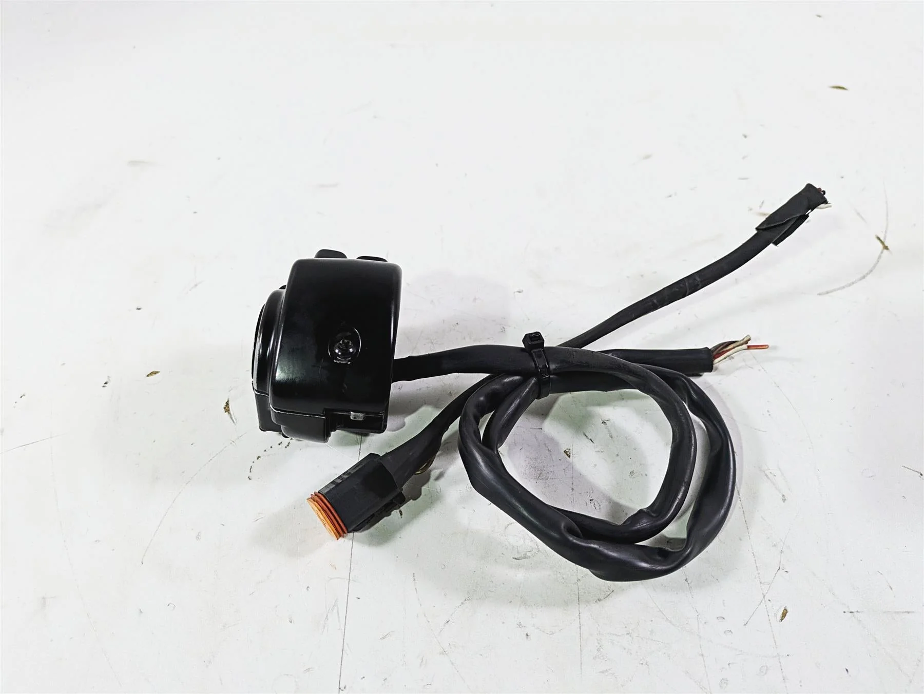2003 Harley Softail FXSTDI Deuce 100th Right Hand Control Switch -Read 71684-06A - Image 3