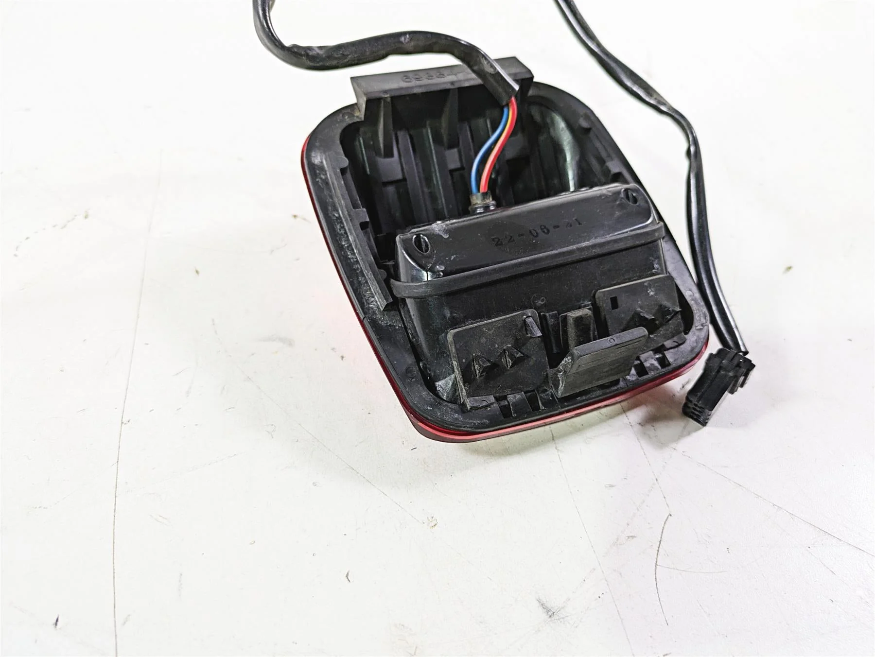 2003 Harley Softail FXSTDI Deuce 100th Taillight Tail Light & Wiring 68354-00A - Image 11