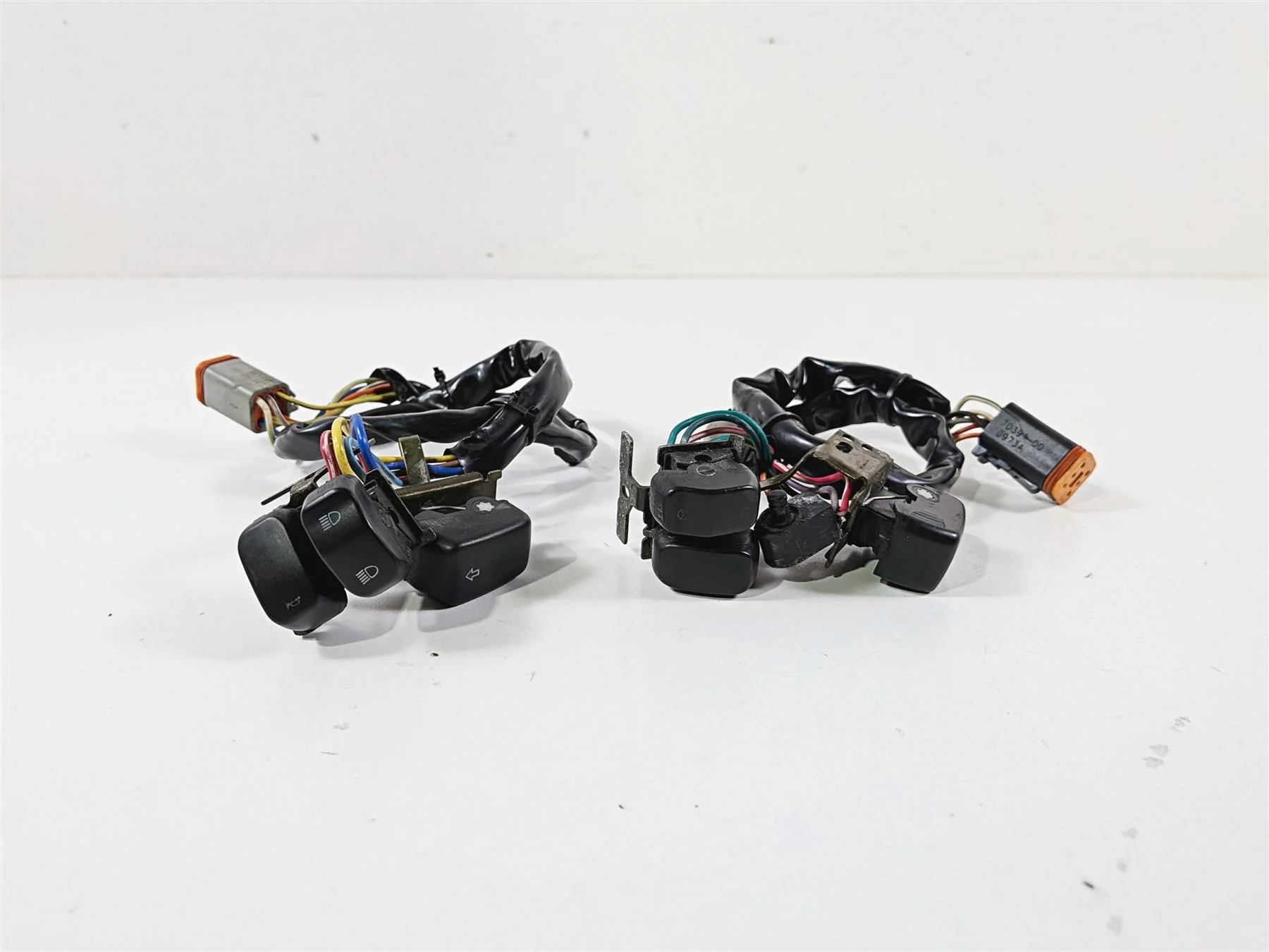 2003 Harley Sportster XL1200 Left Right Hand Control Switch Set 71682-06A - Image 2