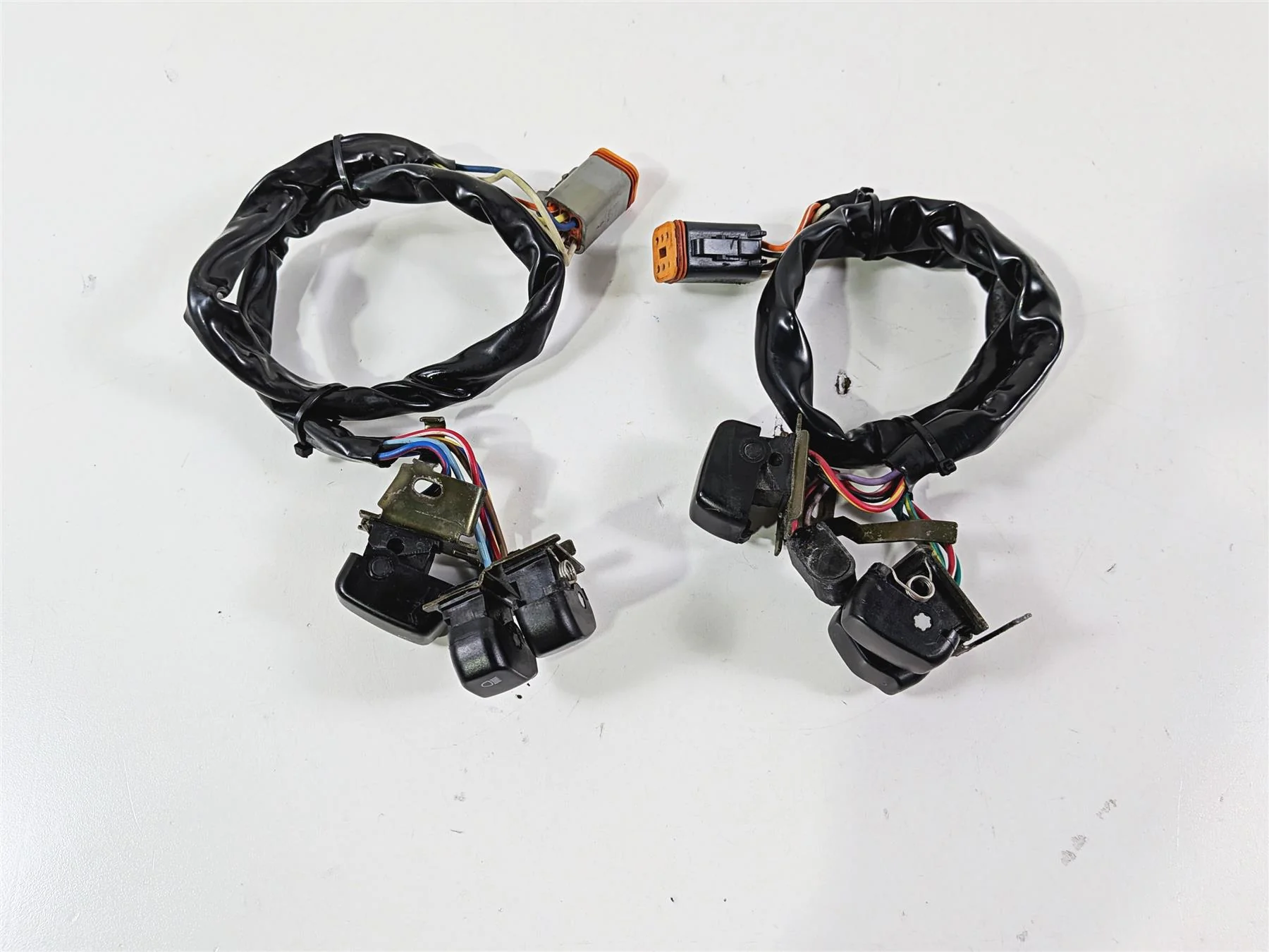 2003 Harley Sportster XL1200 Left Right Hand Control Switch Set 71682-06A - Image 6
