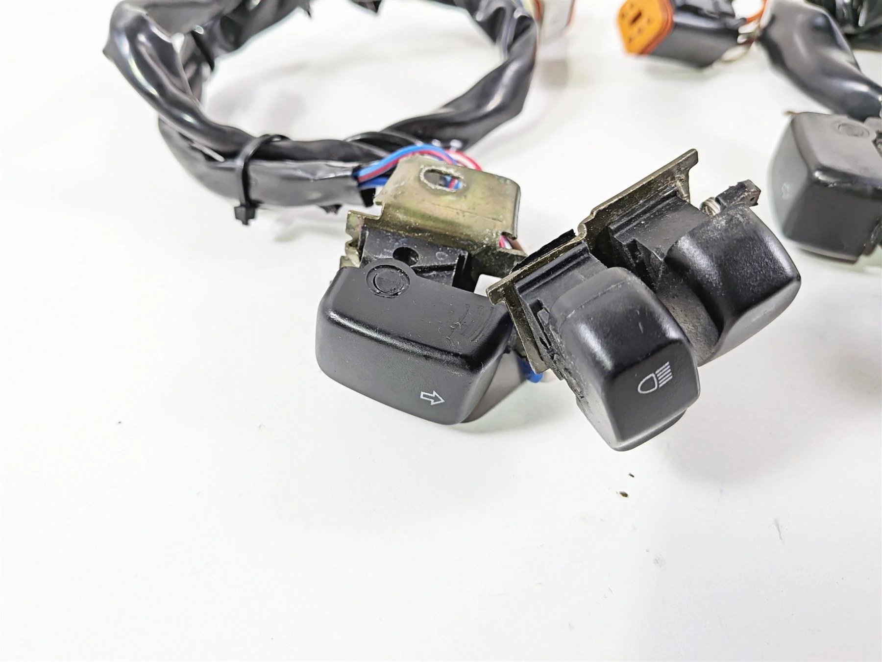 2003 Harley Sportster XL1200 Left Right Hand Control Switch Set 71682-06A - Image 8