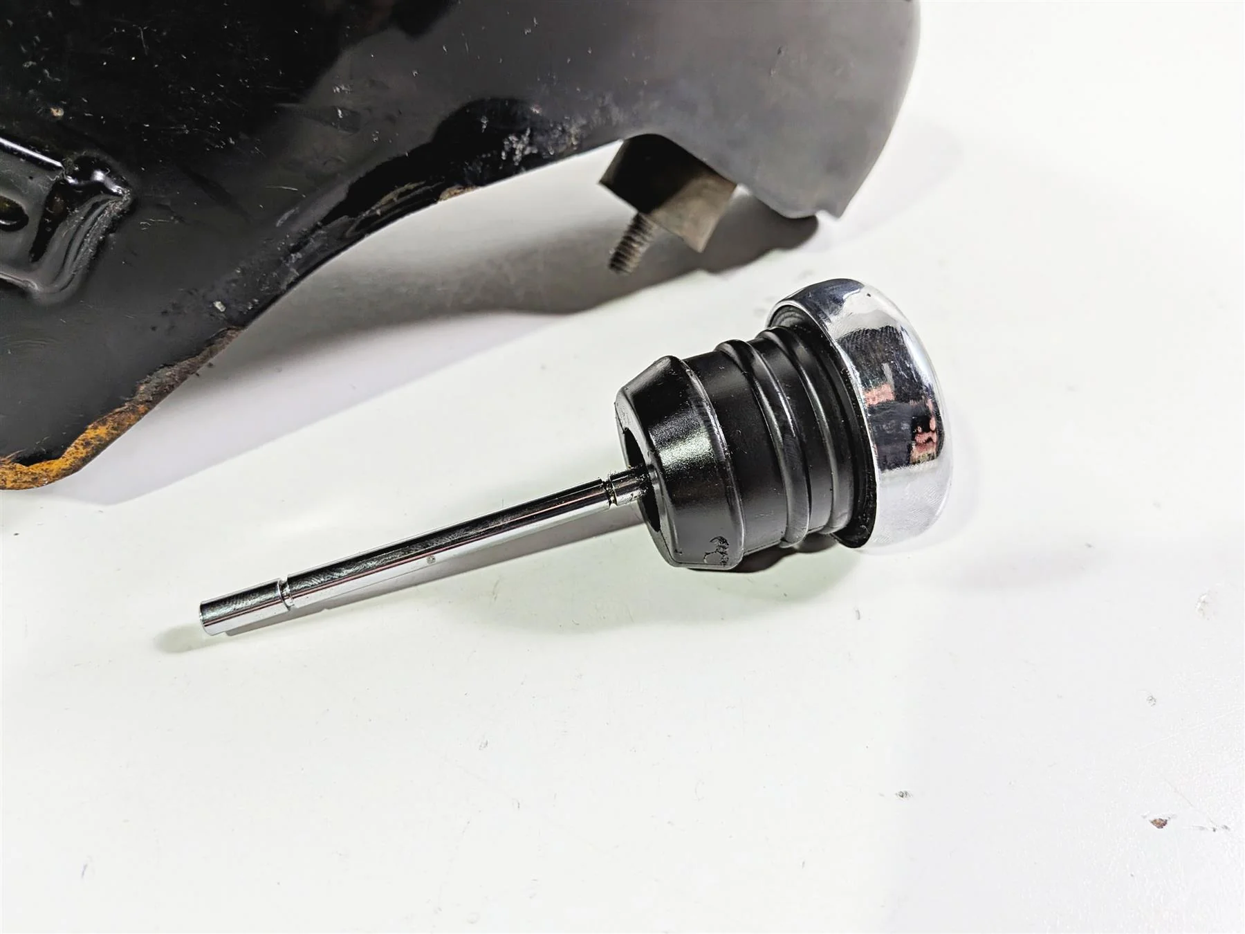 2003 Harley Sportster XL1200 Oil Tank Reservoir & Dipstick 62888-99 - Image 9