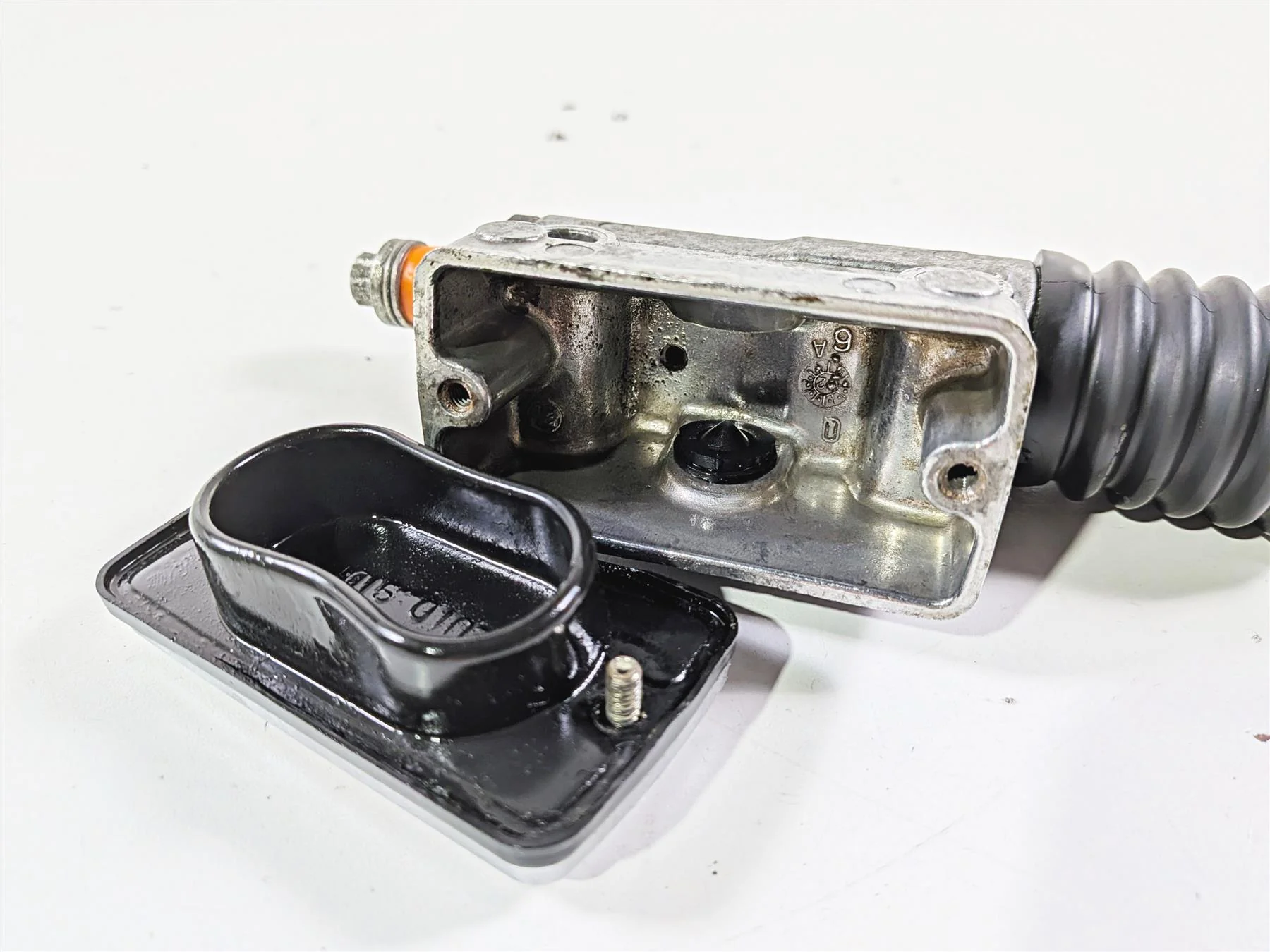 2003 Harley Sportster XL1200 Rear Brake Master Cylinder 42472-87 - Image 9