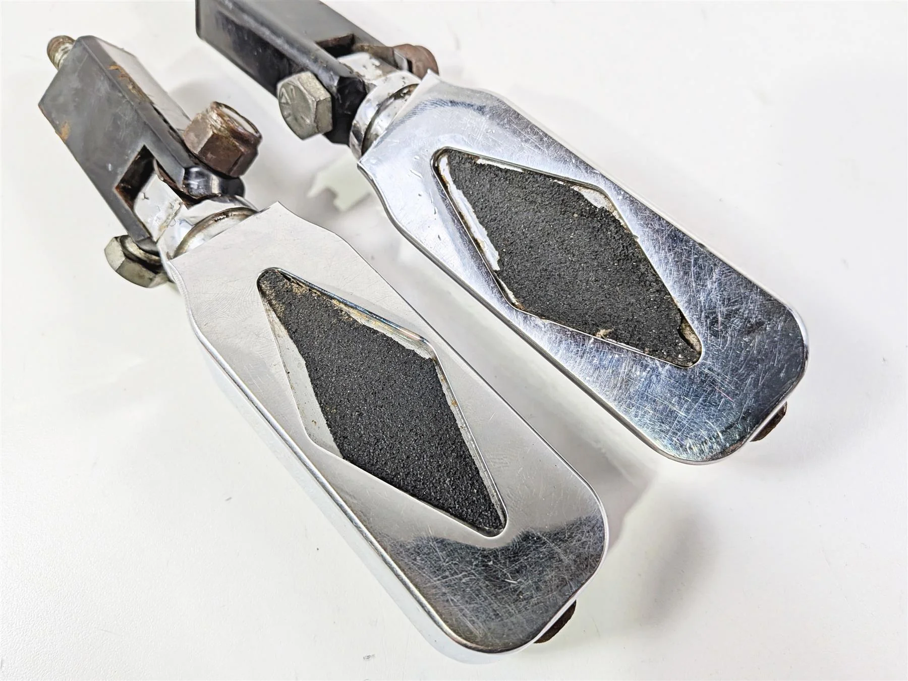 2003 Harley Sportster XL1200 Rear Passenger Foot Peg Set 50615-83 - Image 10