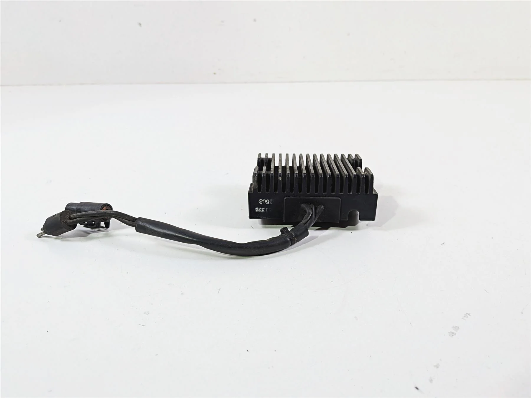 2003 Harley Sportster XL1200 Rectifier Voltage Regulator 74523-94A - Image 4