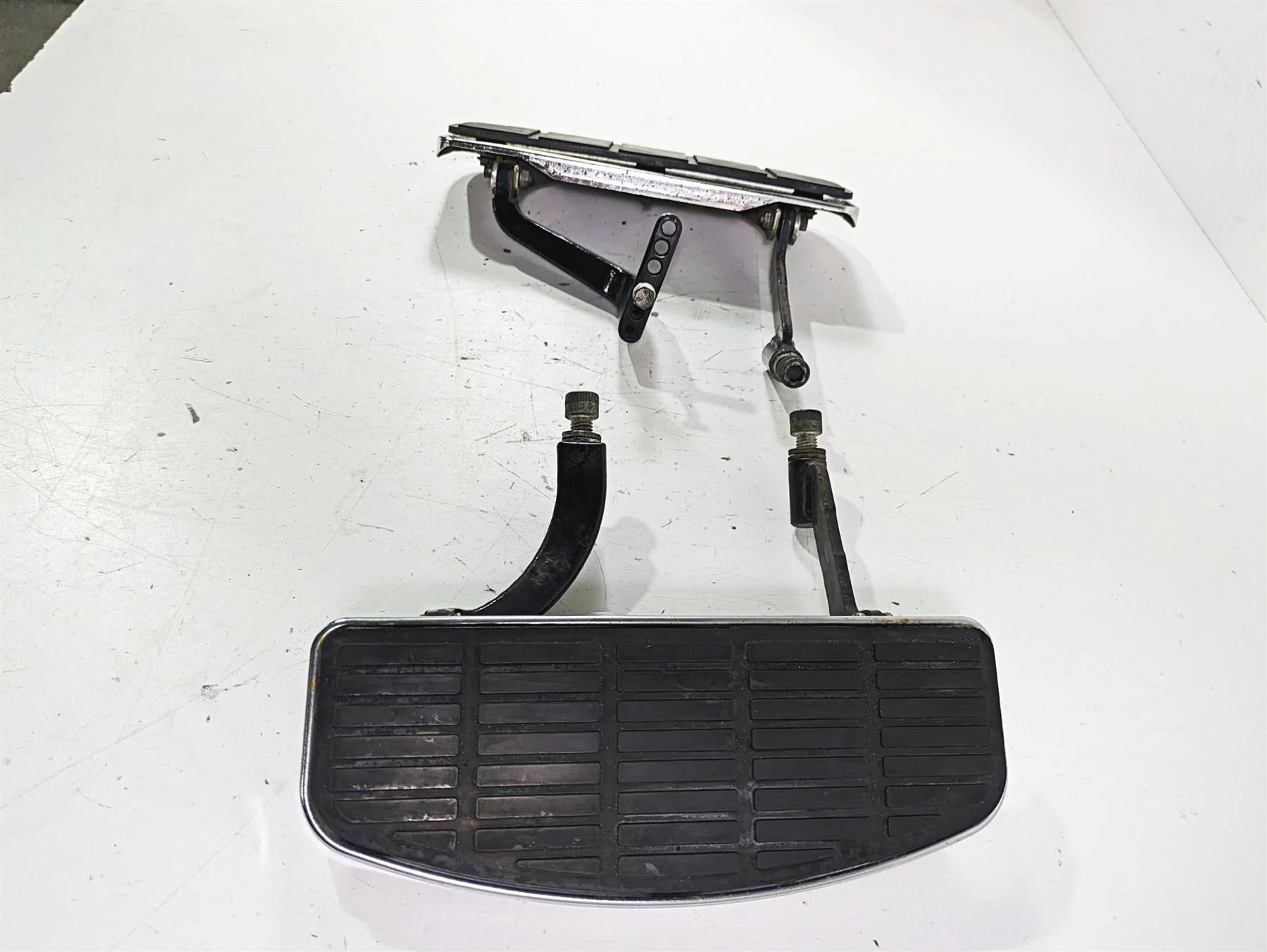 2003 Harley Touring FLHTCUI 100TH E-Glide Floorboards + Brake Lever Set 50622-83 - Image 8
