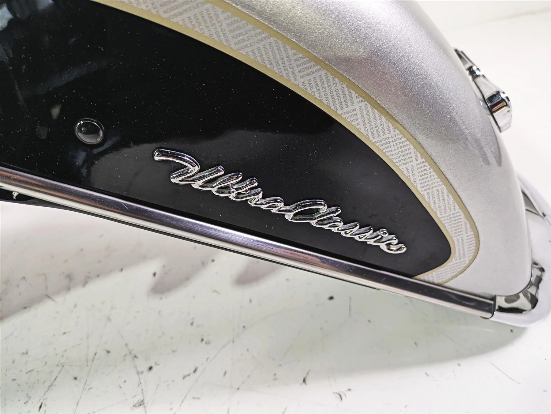 2003 Harley Touring FLHTCUI 100TH E-Glide Front Fender + Emblem 58837-00 - Image 10