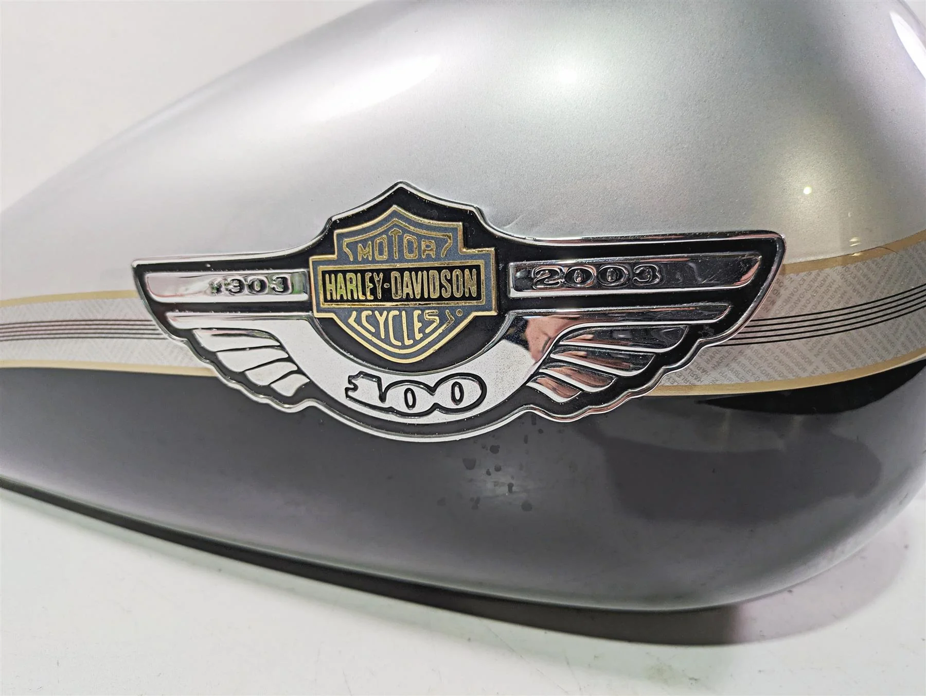 2003 Harley Touring FLHTCUI 100TH E-Glide Fuel Gas Petrol Tank & Emblem 61356-03 - Image 10