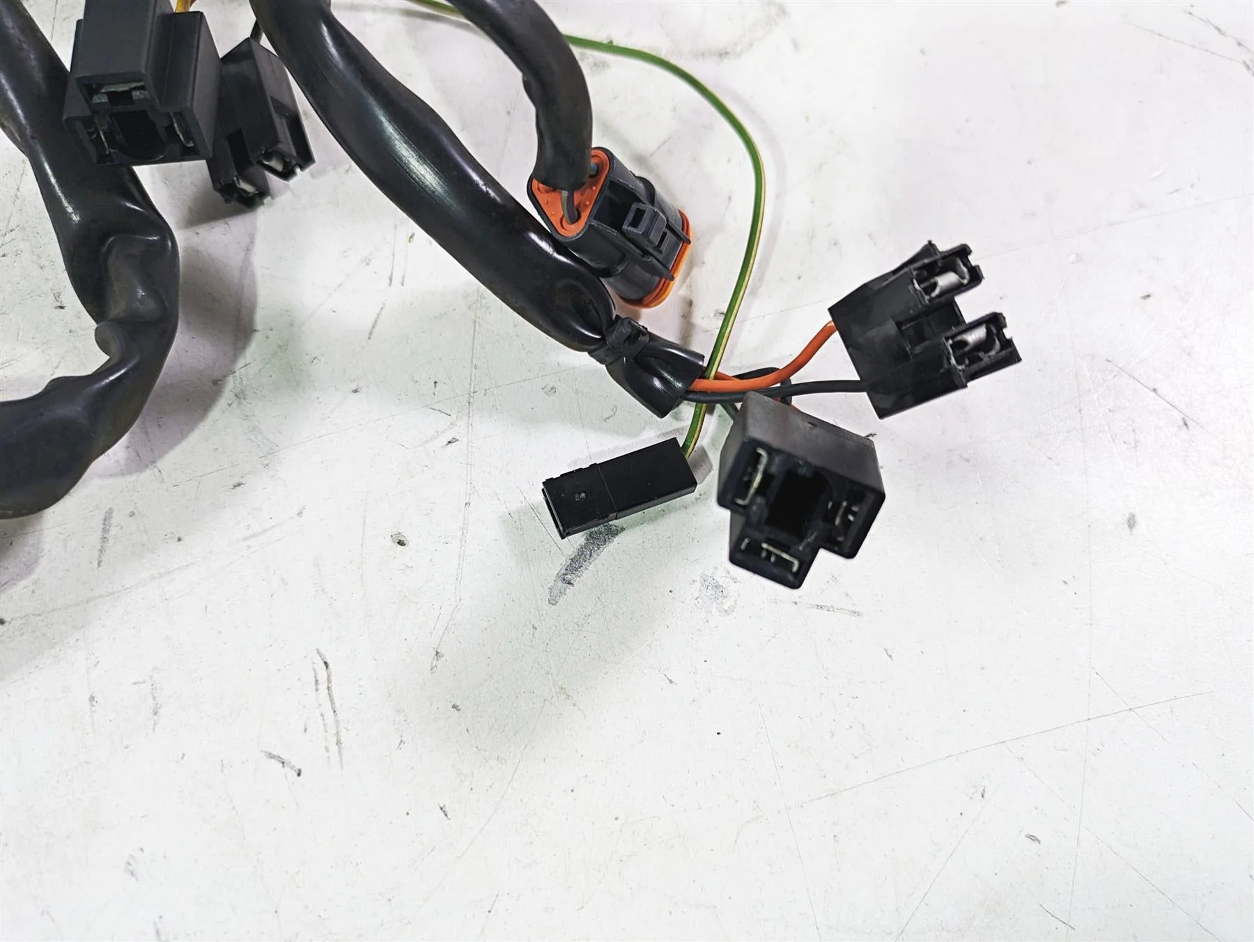 2003 Harley Touring FLHTCUI 100TH E-Glide Interconnect Wiring - Read 70232-03 - Image 10