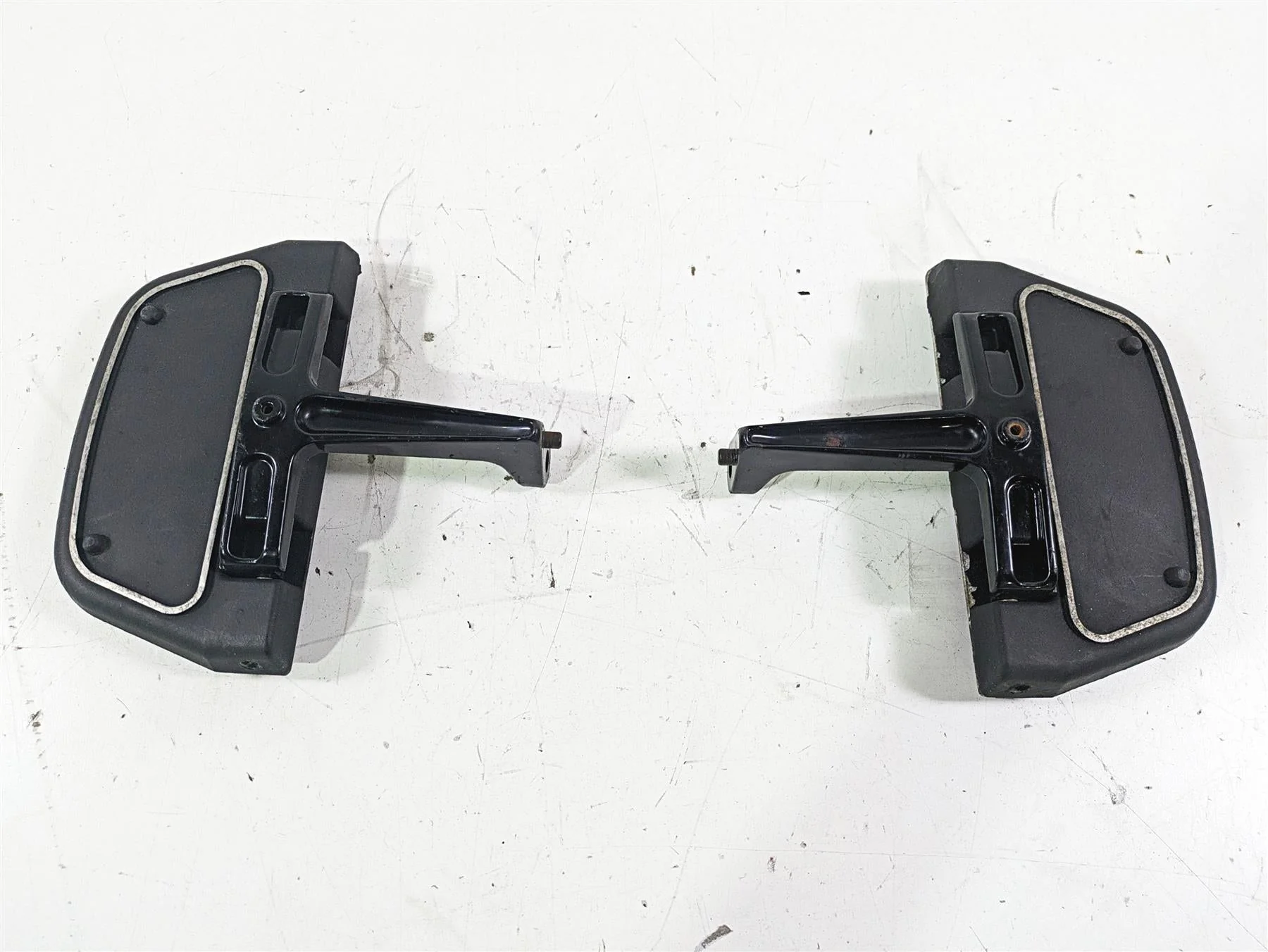2003 Harley Touring FLHTCUI 100TH E-Glide Passenger Floor Board Set 52719-93B - Image 8