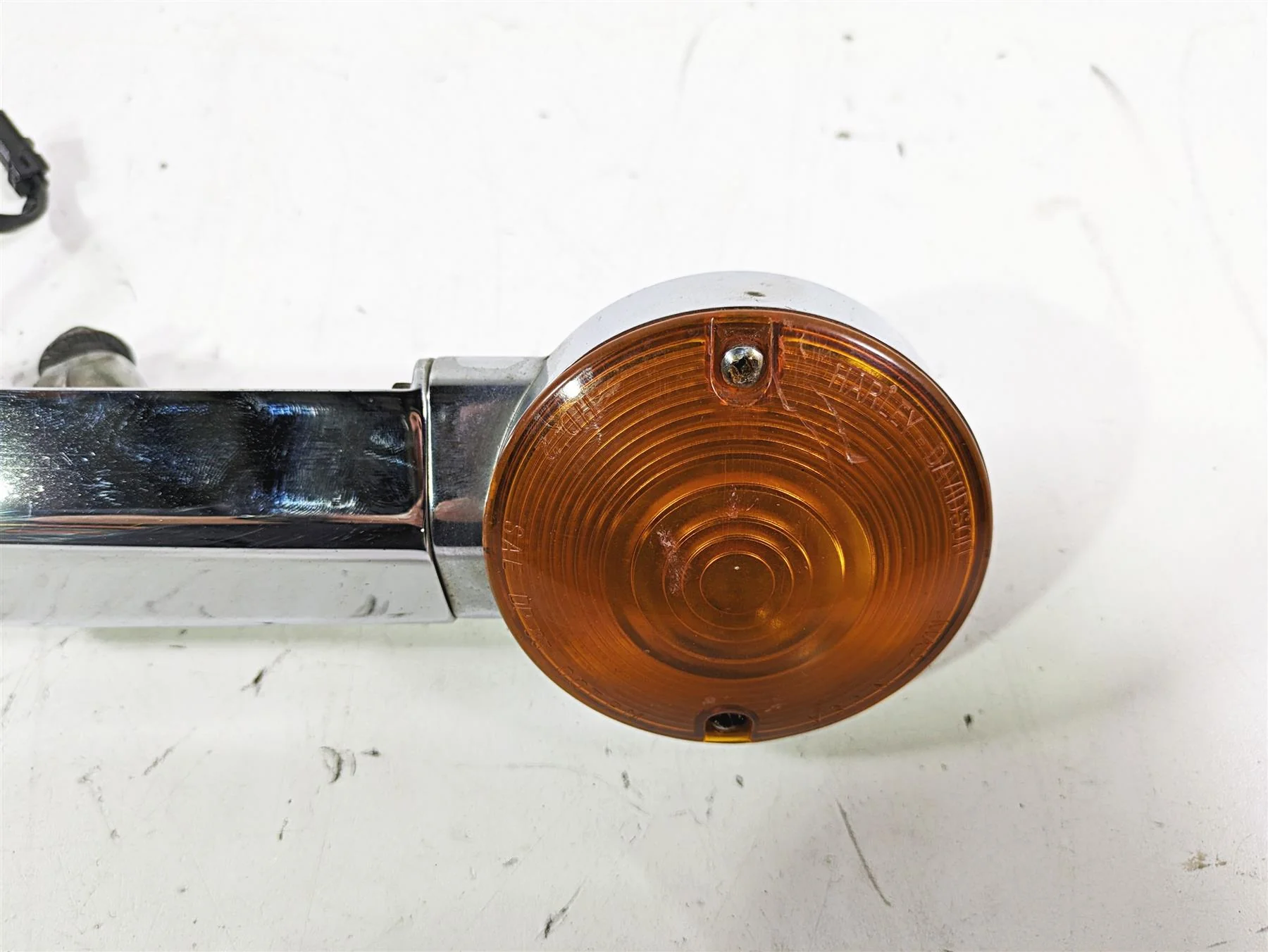 2003 Harley Touring FLHTCUI 100TH E-Glide Rear Blinker Turn Signal Bar 68510-74C - Image 10